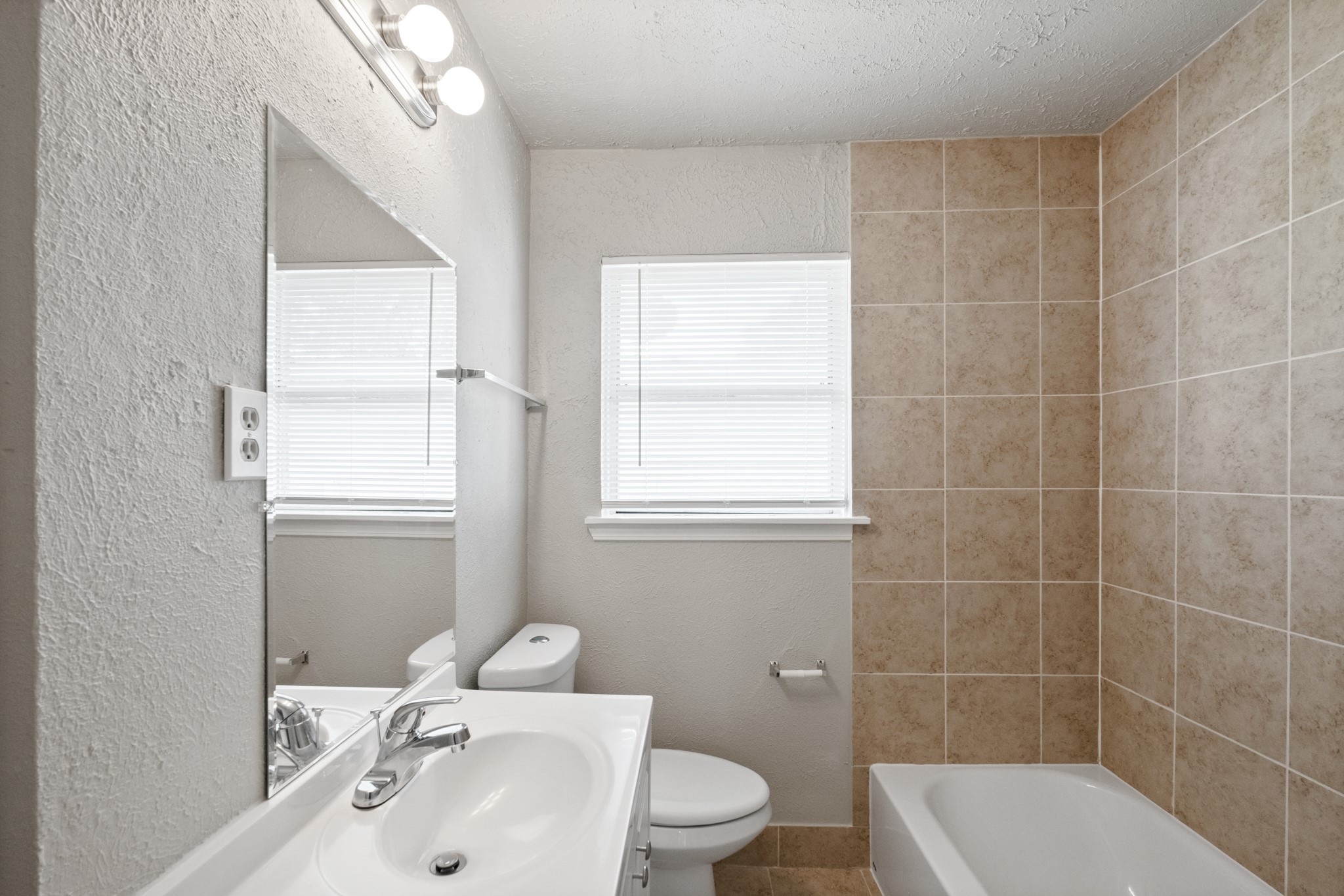 8410 Bob White Drive Property Photo 10