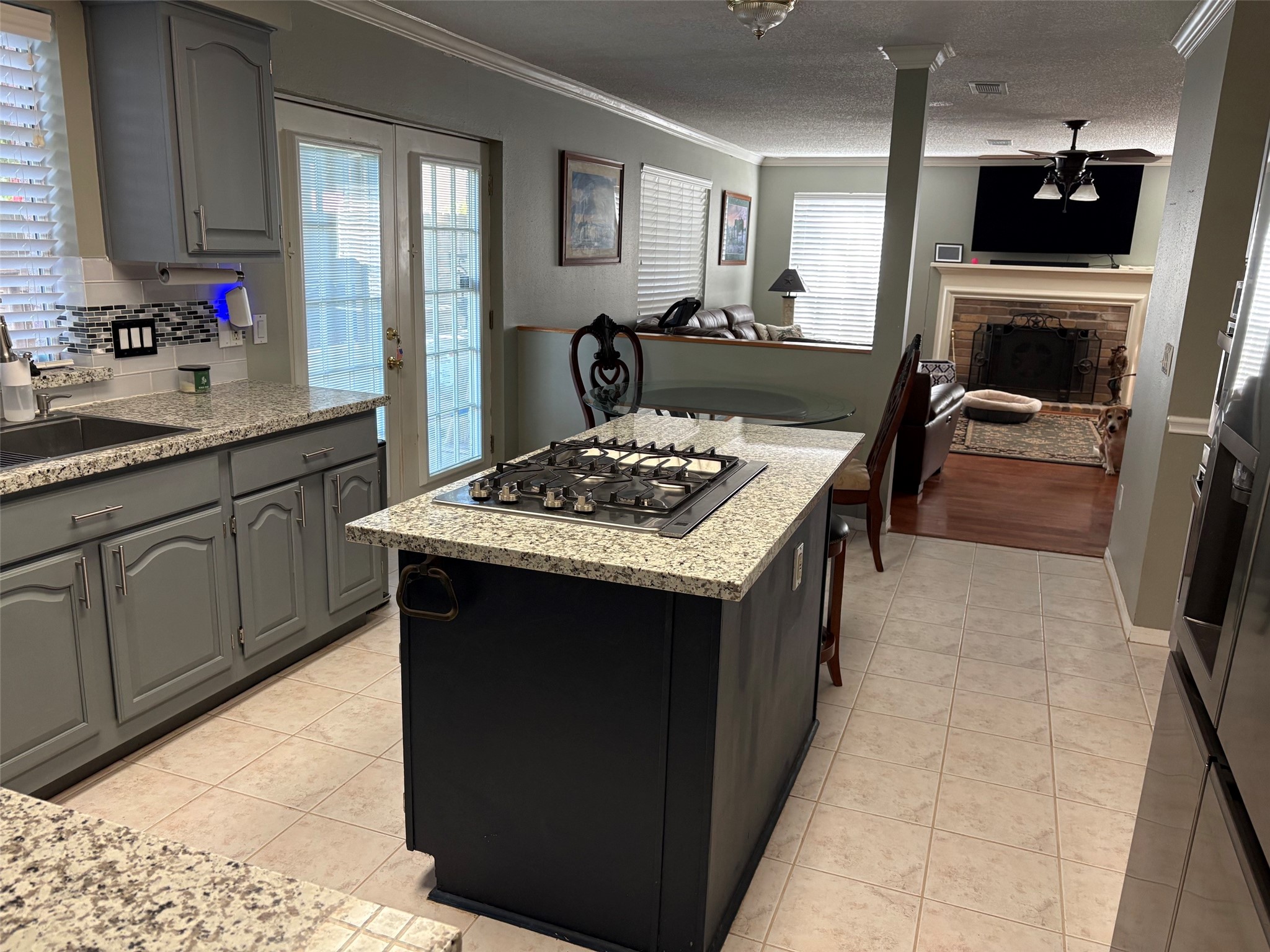 1819 Riverbend Crossing Property Photo 1
