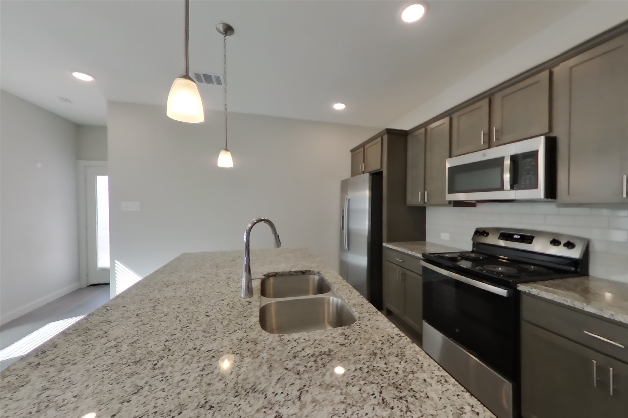 2414 Cohorn Trail Property Photo 4