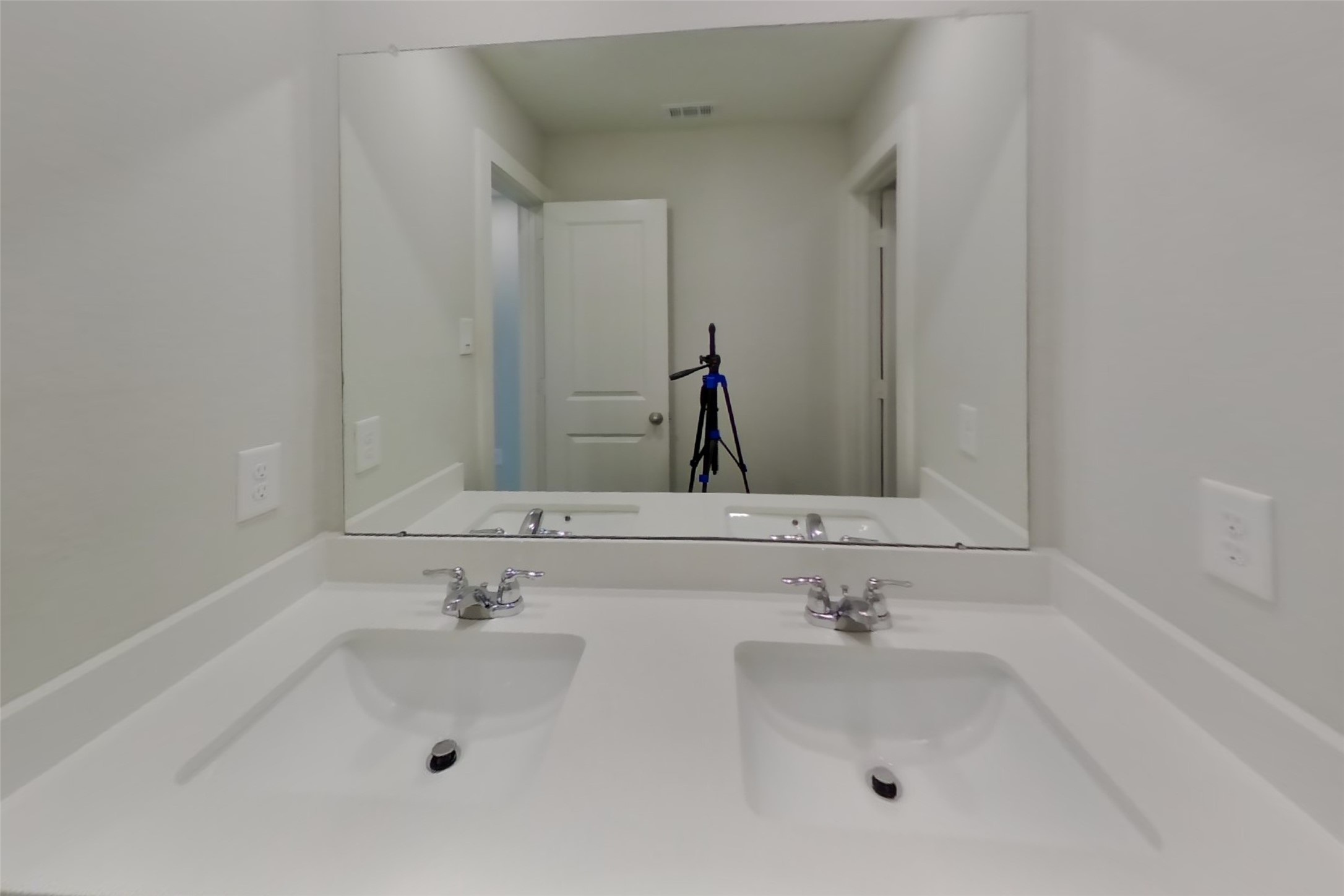 9835 Willow Creek Commerce Drive 301 Property Photo 18