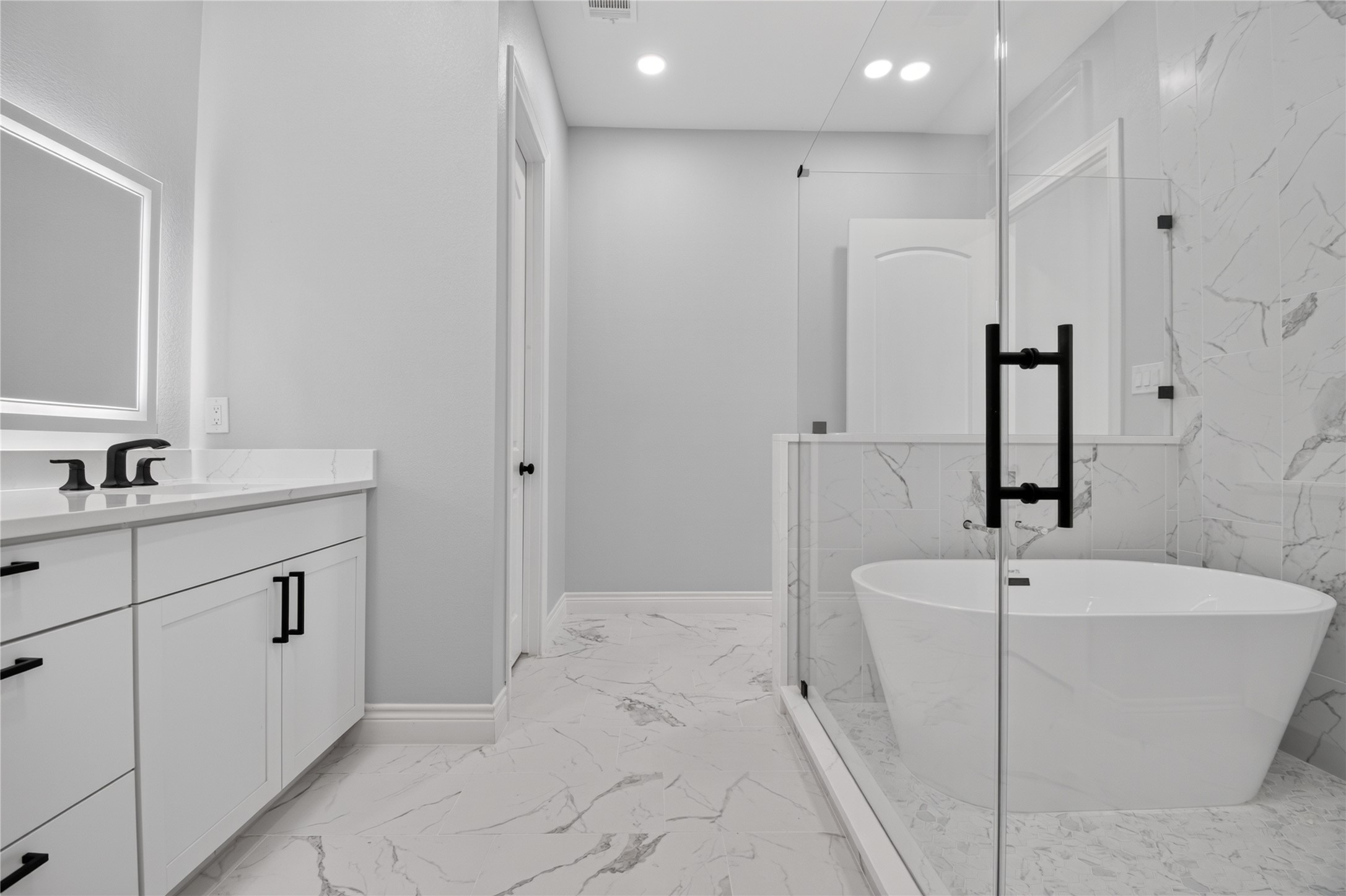 14521 Hill Drive Property Photo 4
