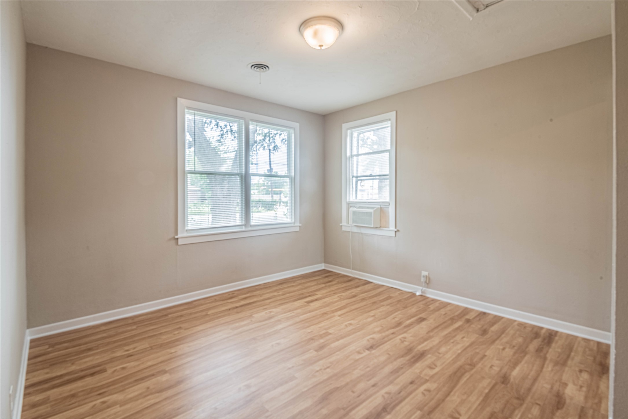 203 Beatrice Street Property Photo 13