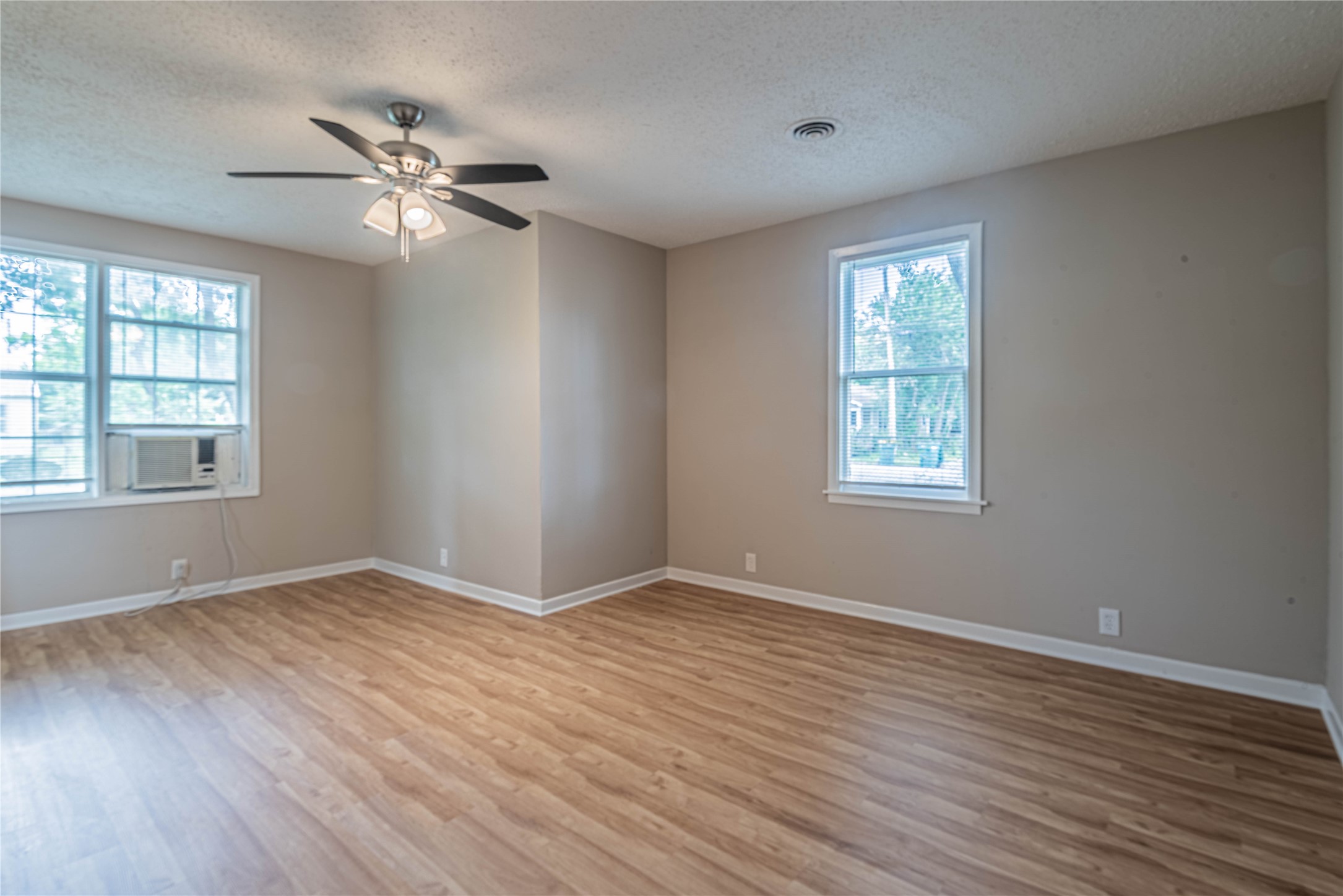 203 Beatrice Street Property Photo 15