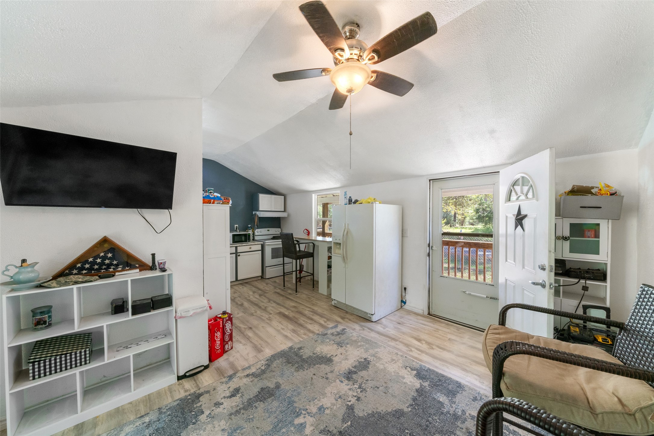 384 Phillips Road Property Photo 3