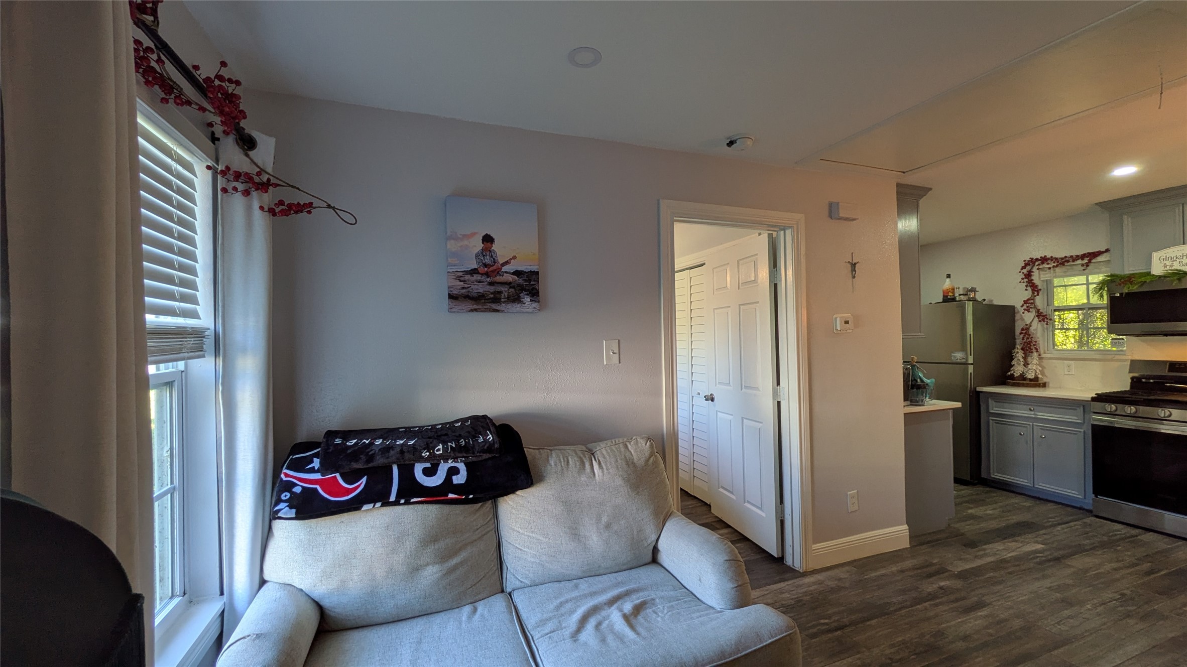 6102 Harbrook Drive Property Photo 3