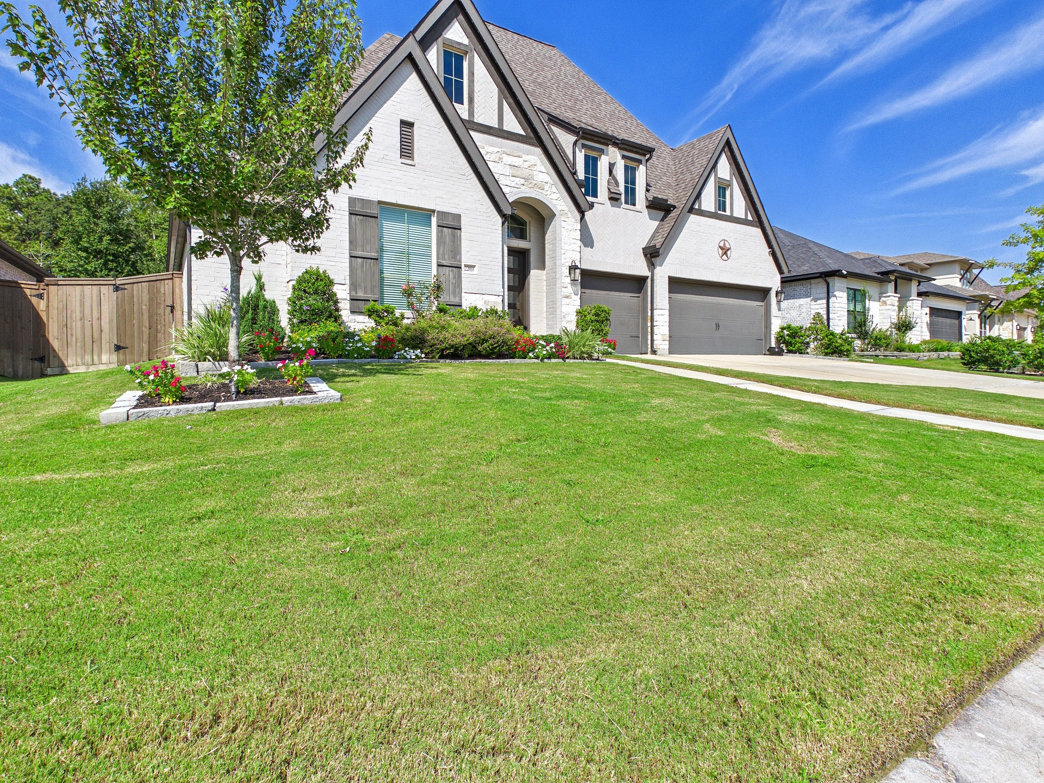22058 Breakwater Lane Property Photo 3