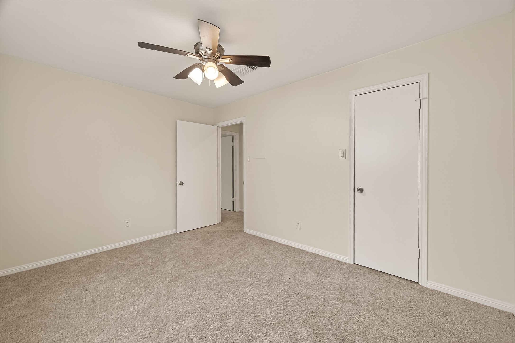 422 Willow Vista Drive Property Photo 30