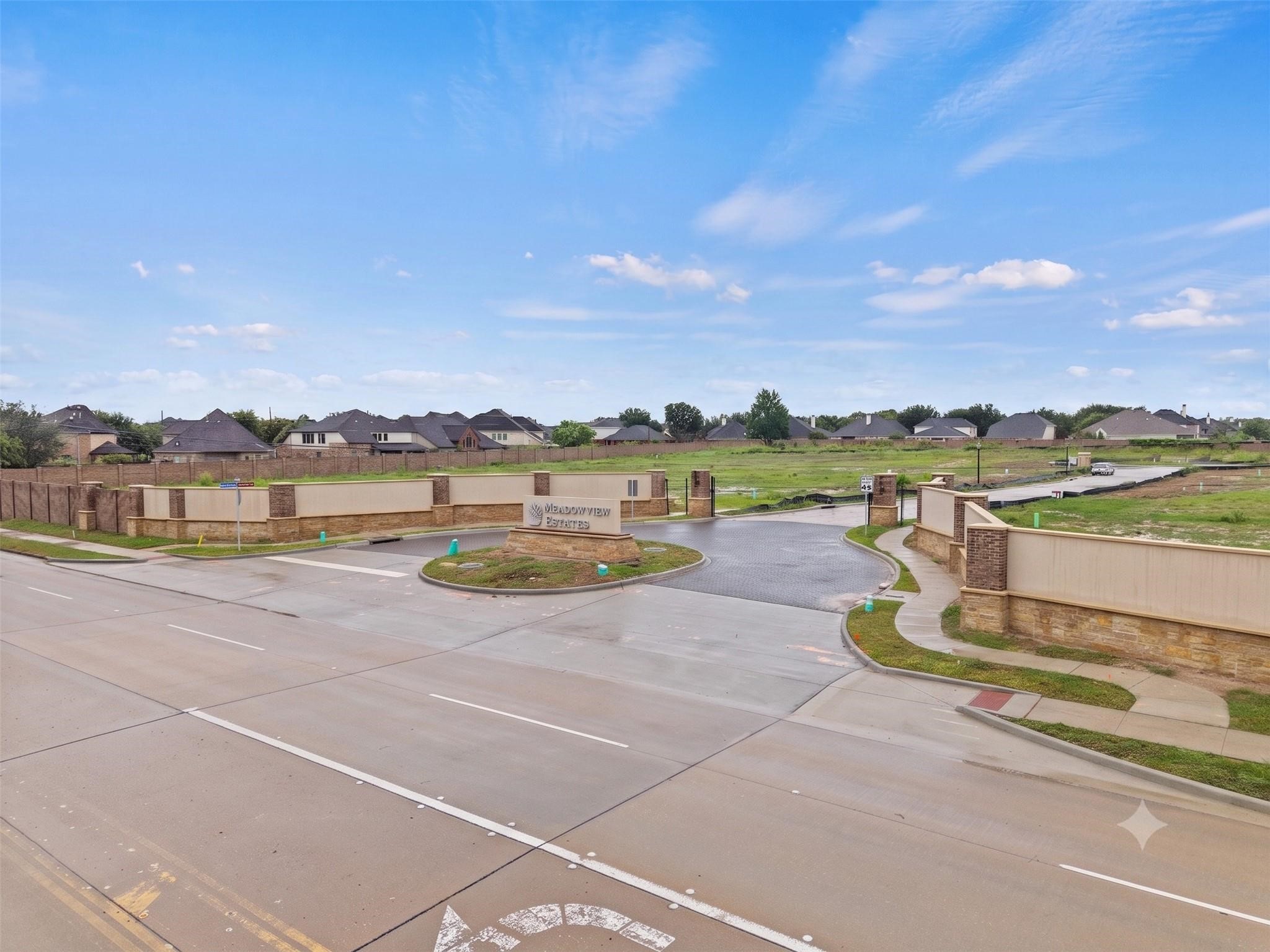 7007 Meadowview Estates Courts Property Photo 2