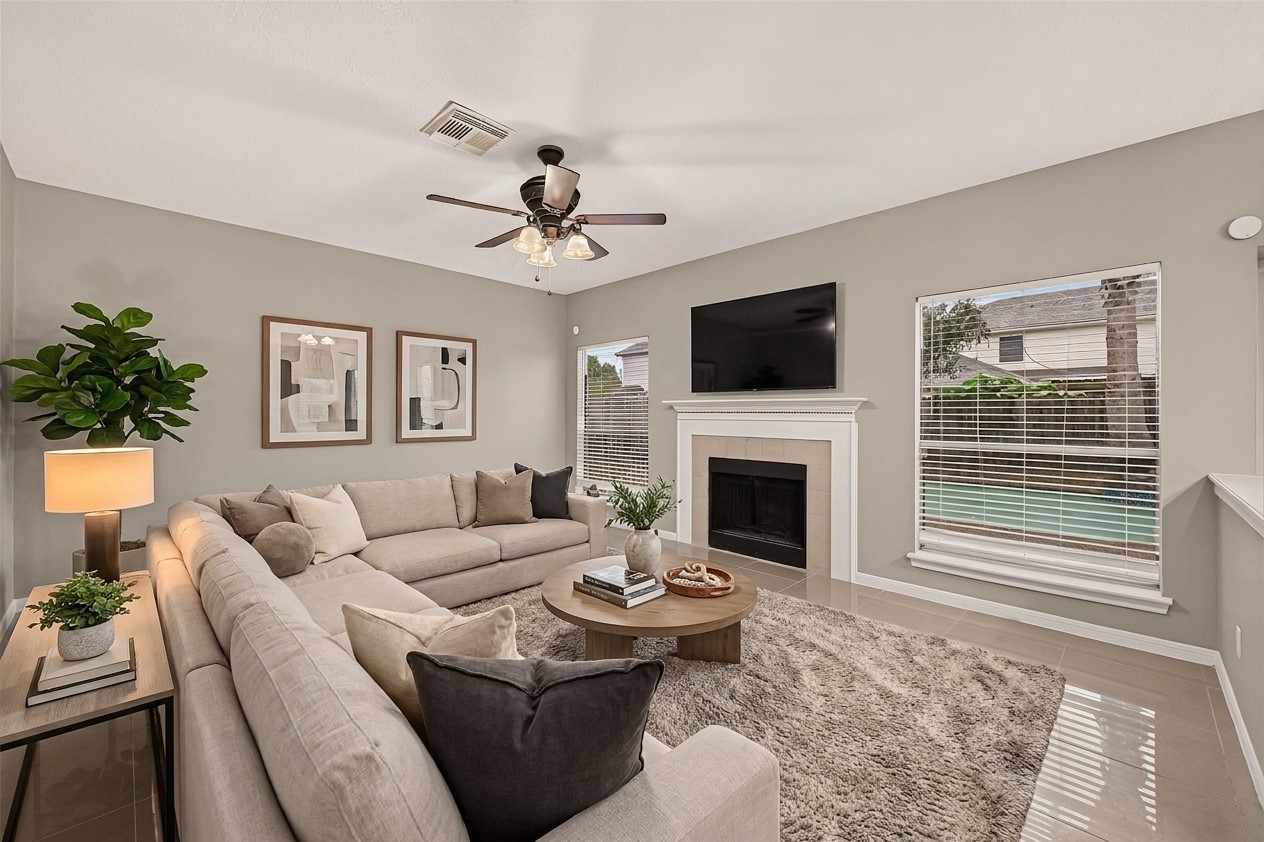 22818 Williamschase Drive Property Photo 4