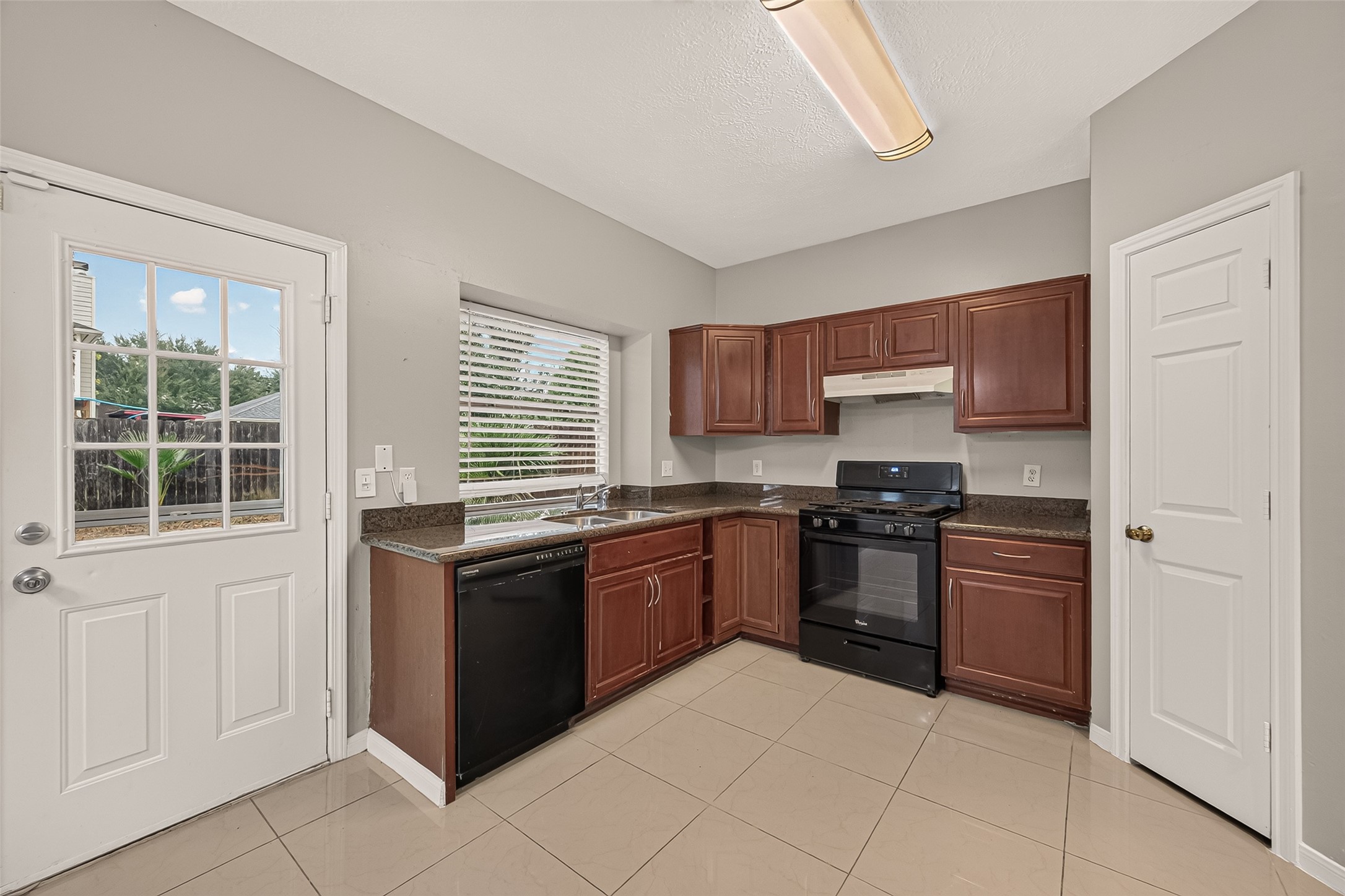 22818 Williamschase Drive Property Photo 14