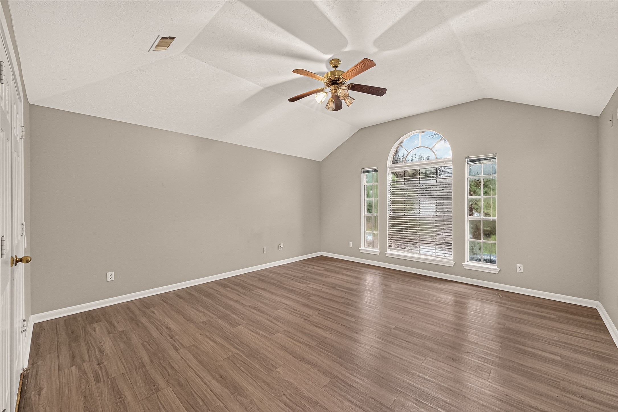 22818 Williamschase Drive Property Photo 18