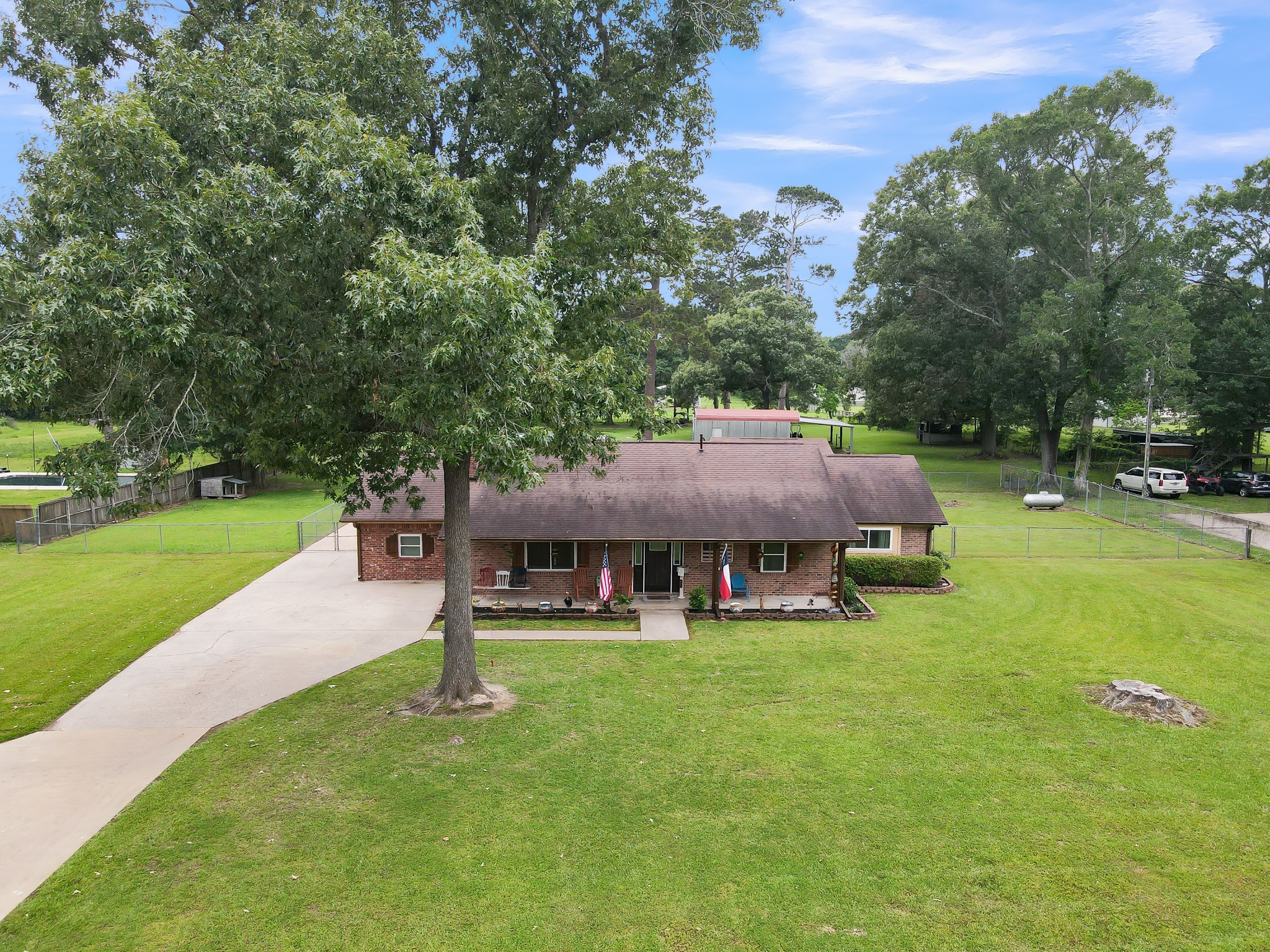 811 County Road 2267 Property Photo 4