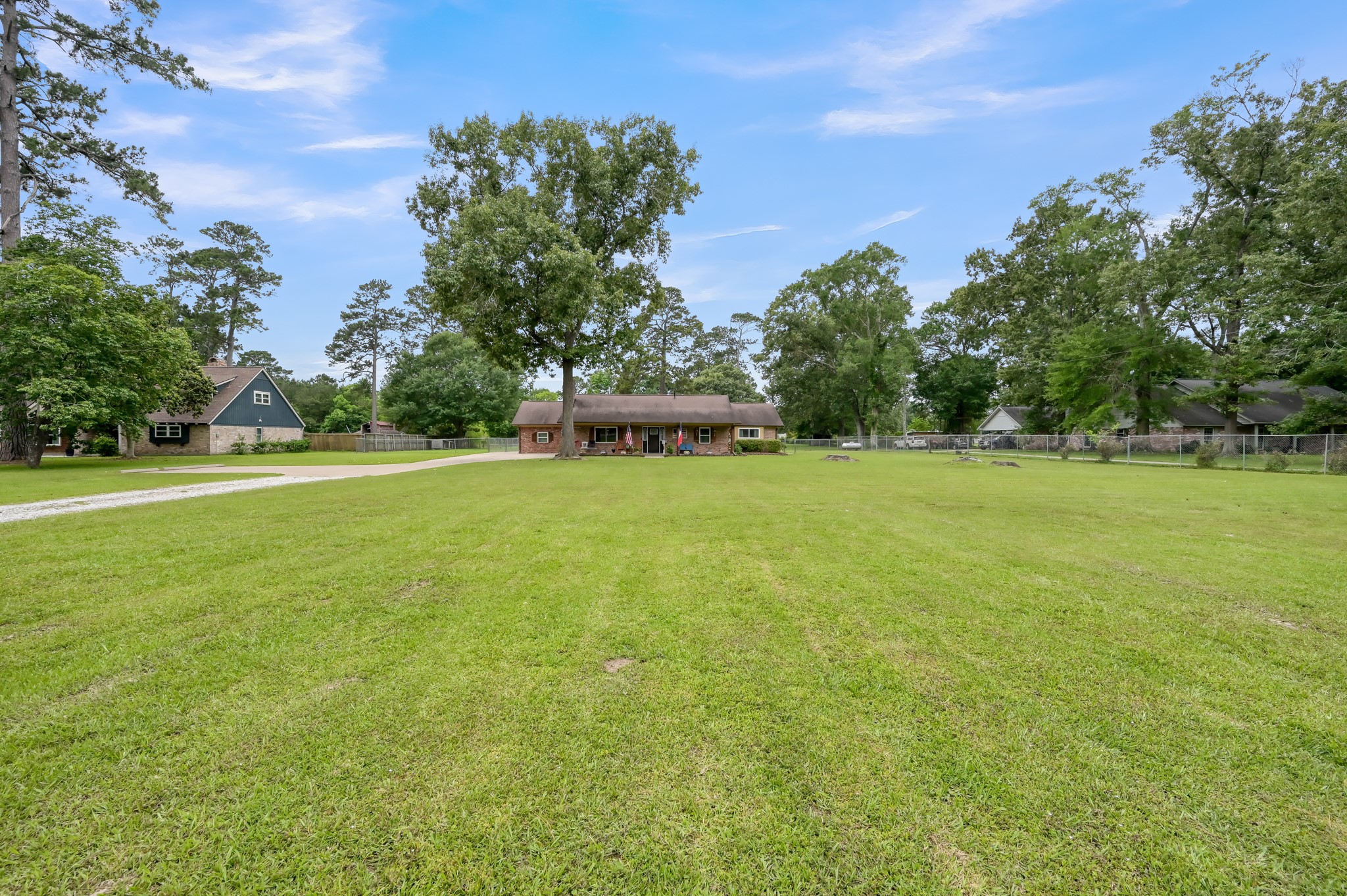 811 County Road 2267 Property Photo 8