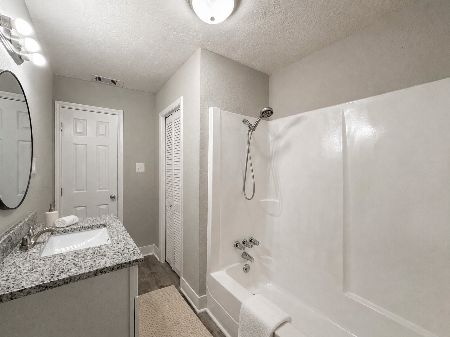 121 Lake Road Property Photo 7