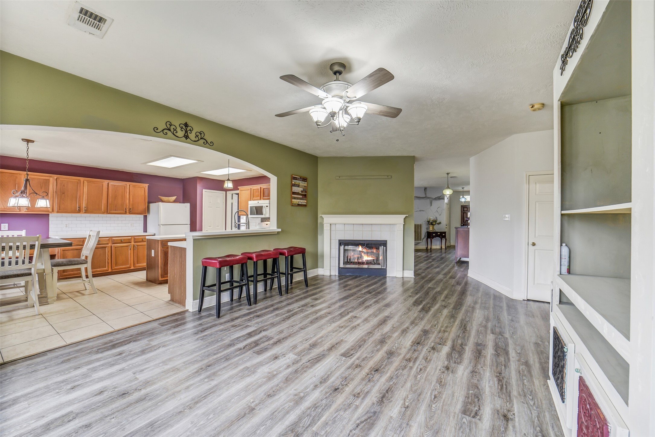 11610 Oak Lake Park Drive Property Photo 4
