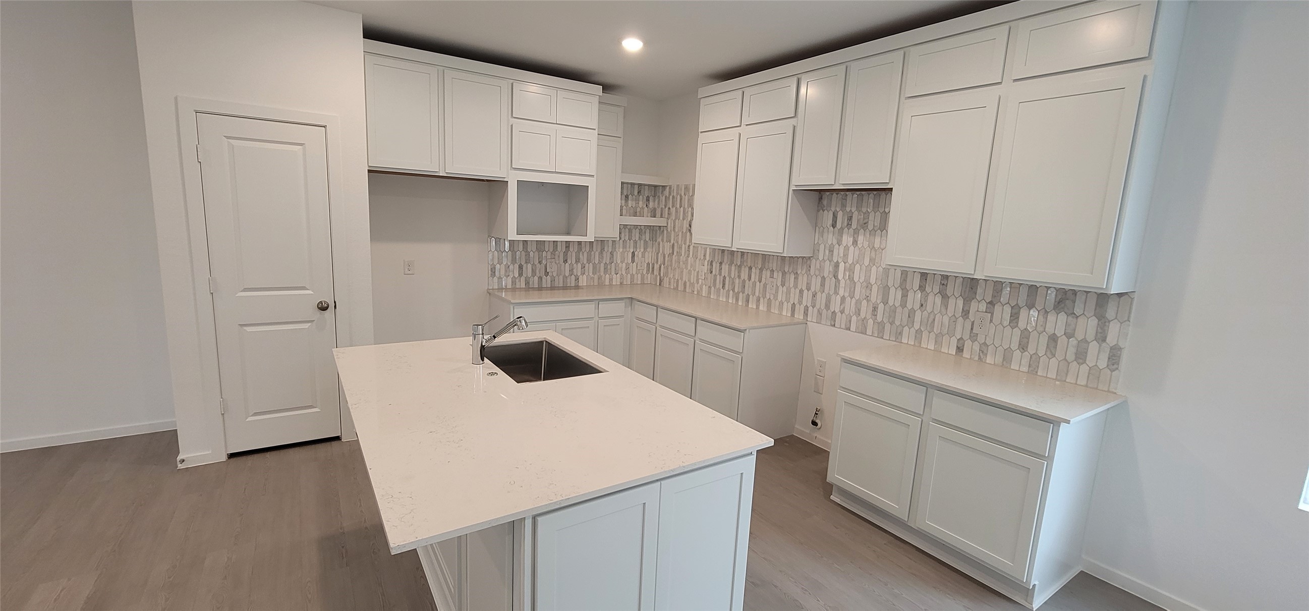 1066 Blue Stone Drive Property Photo 3