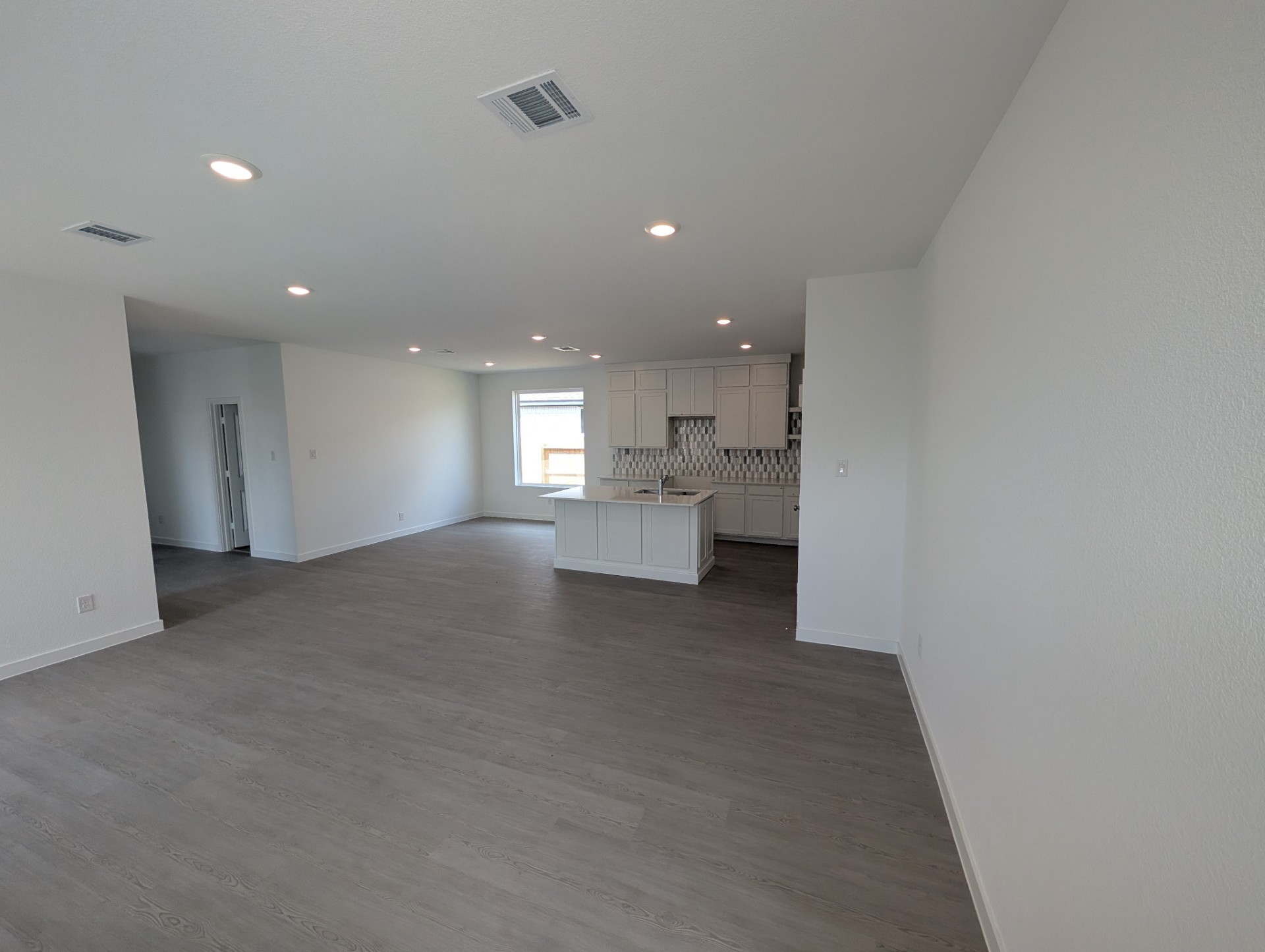 1066 Blue Stone Drive Property Photo 4