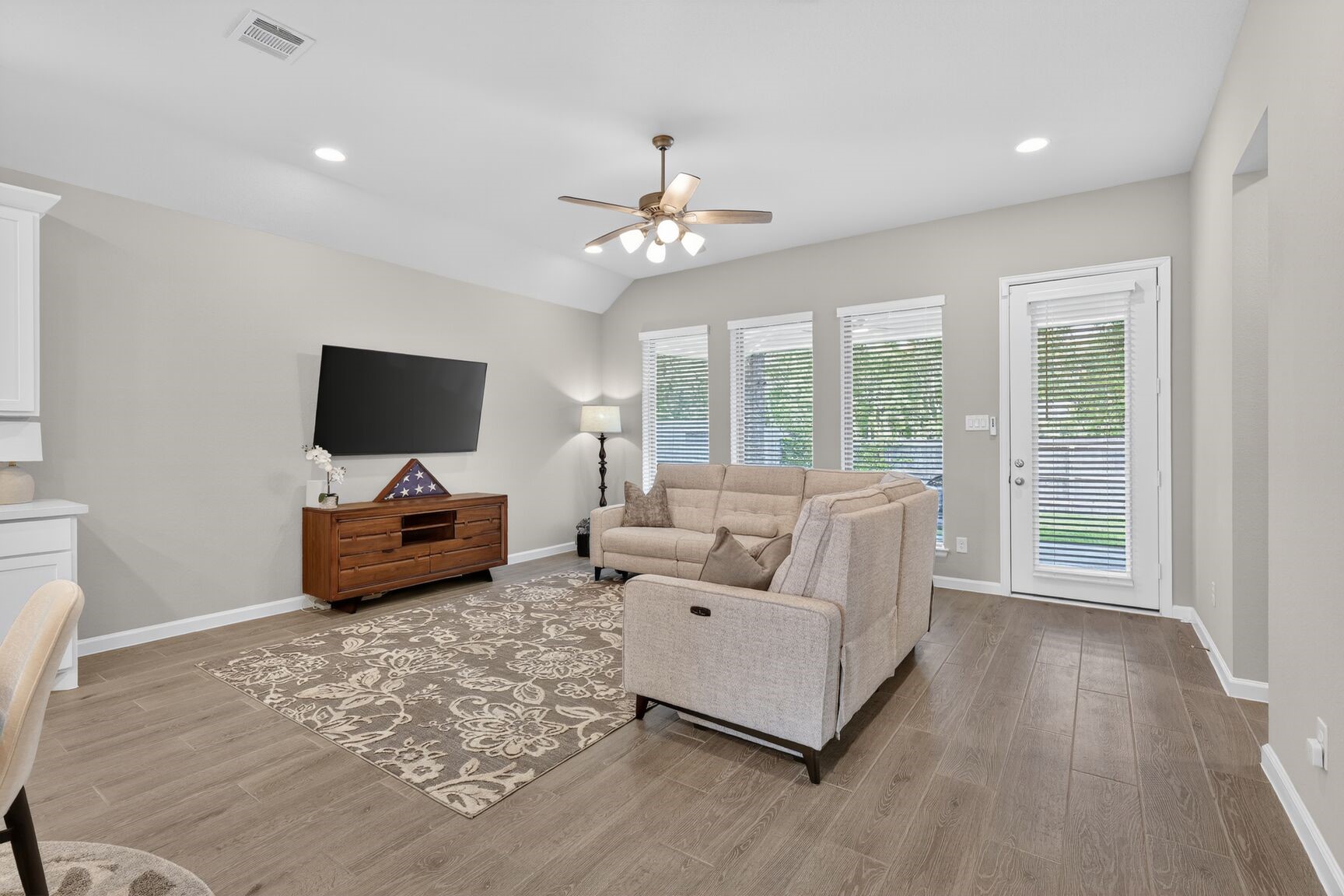 11231 Burgus Farm Road Property Photo 8