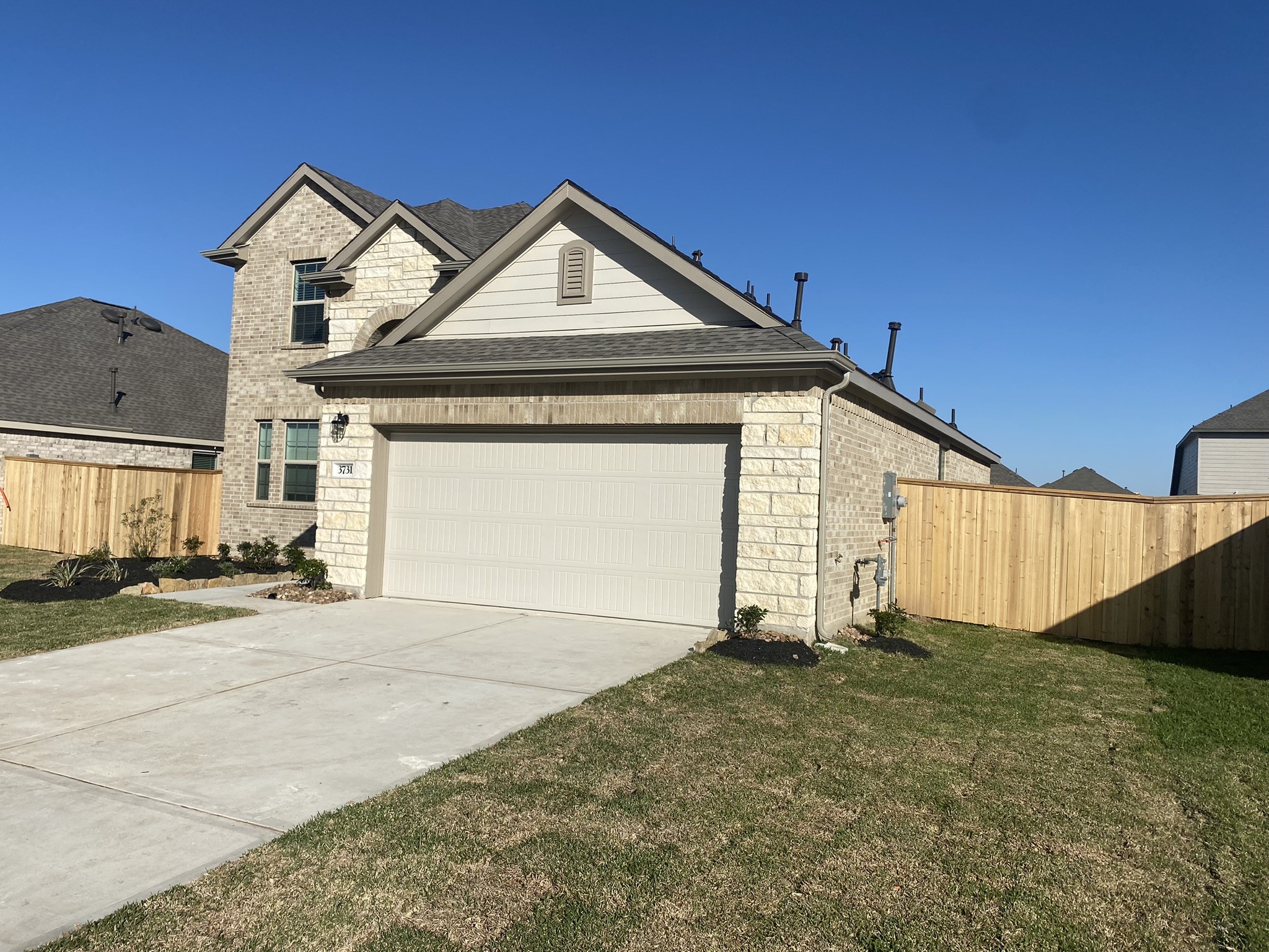 3731 Rock Ledge Drive Property Photo 2