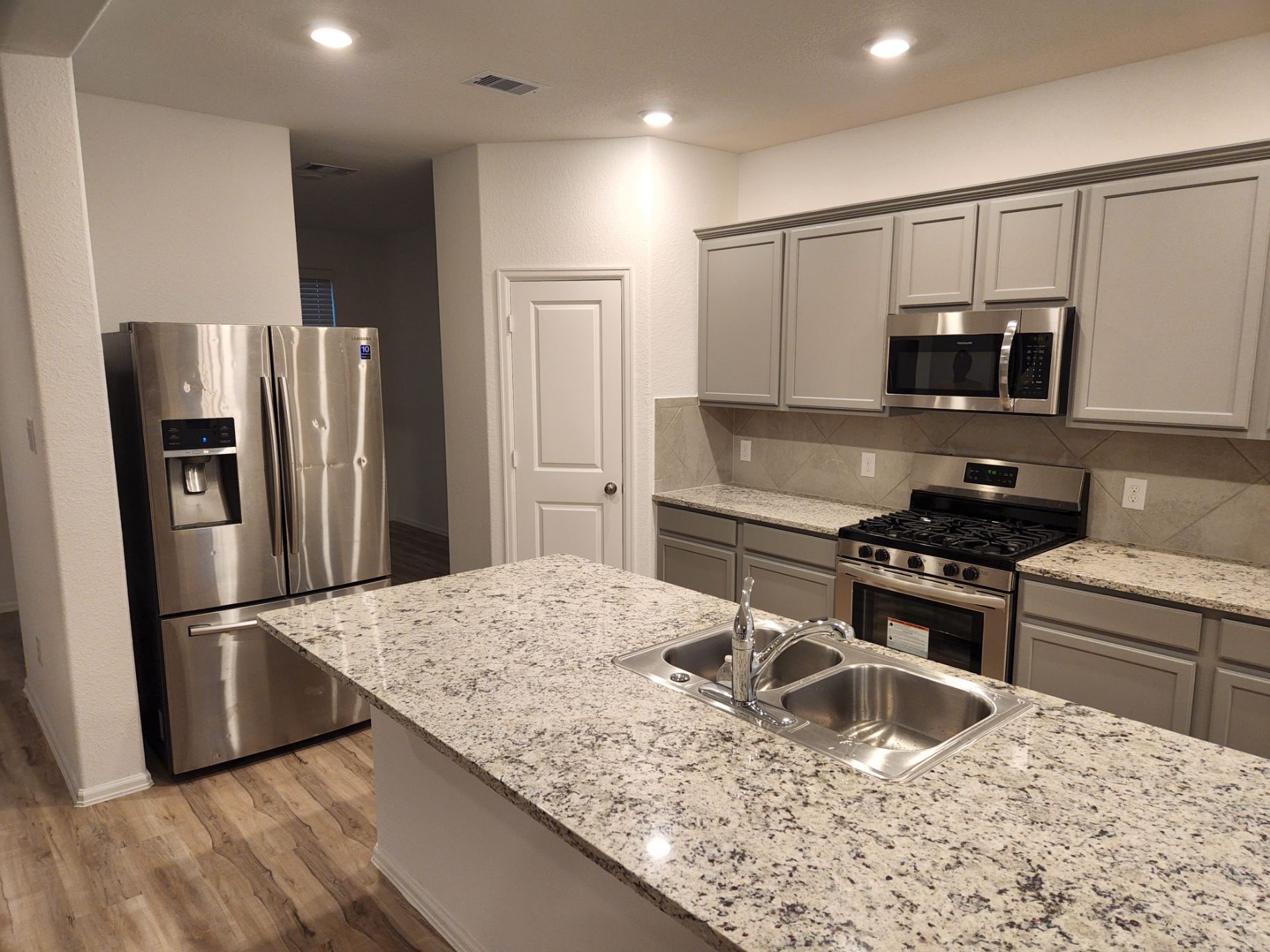 3731 Rock Ledge Drive Property Photo 8