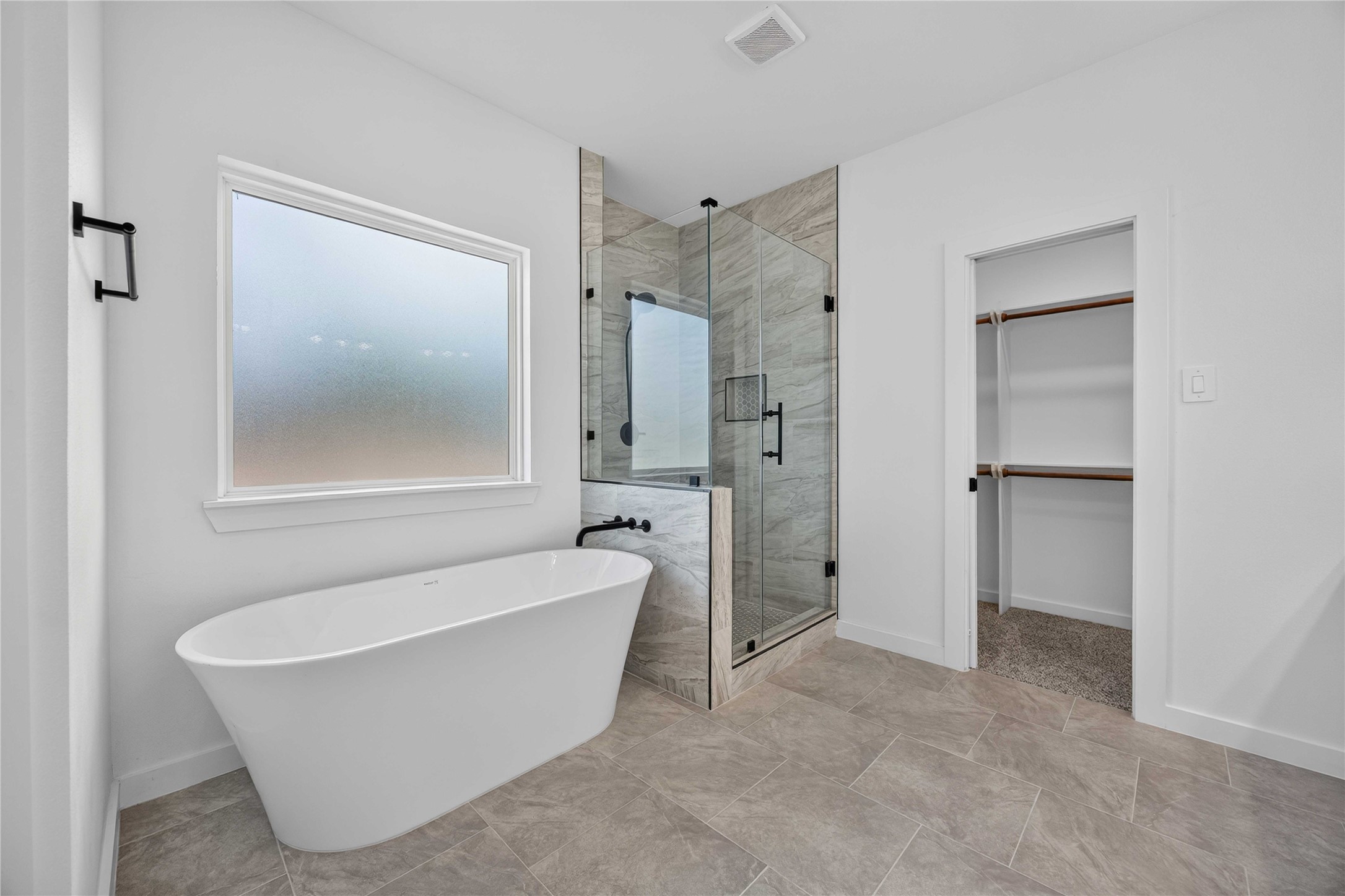8215 Gladstone Street B Property Photo 18