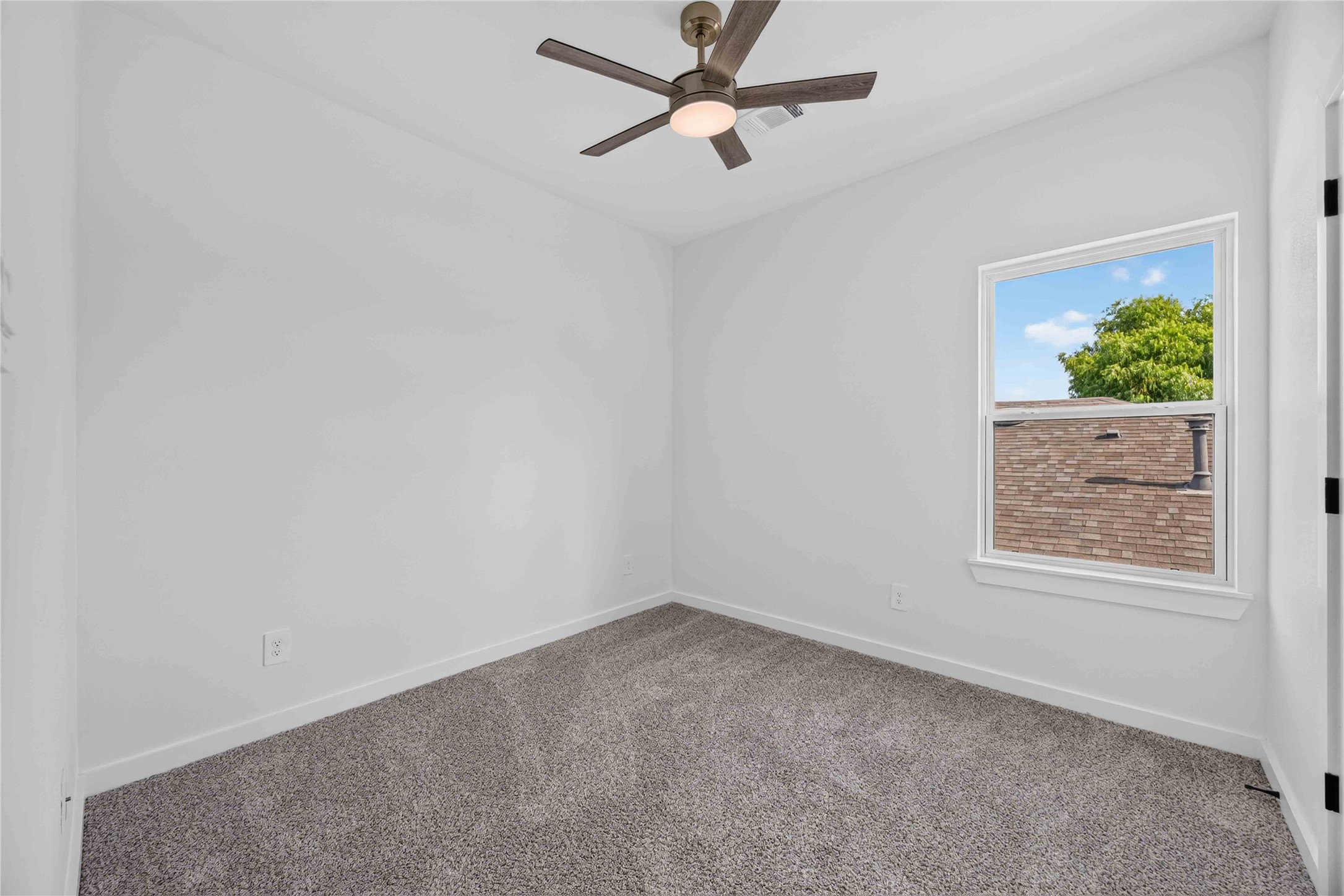 8215 Gladstone Street B Property Photo 22