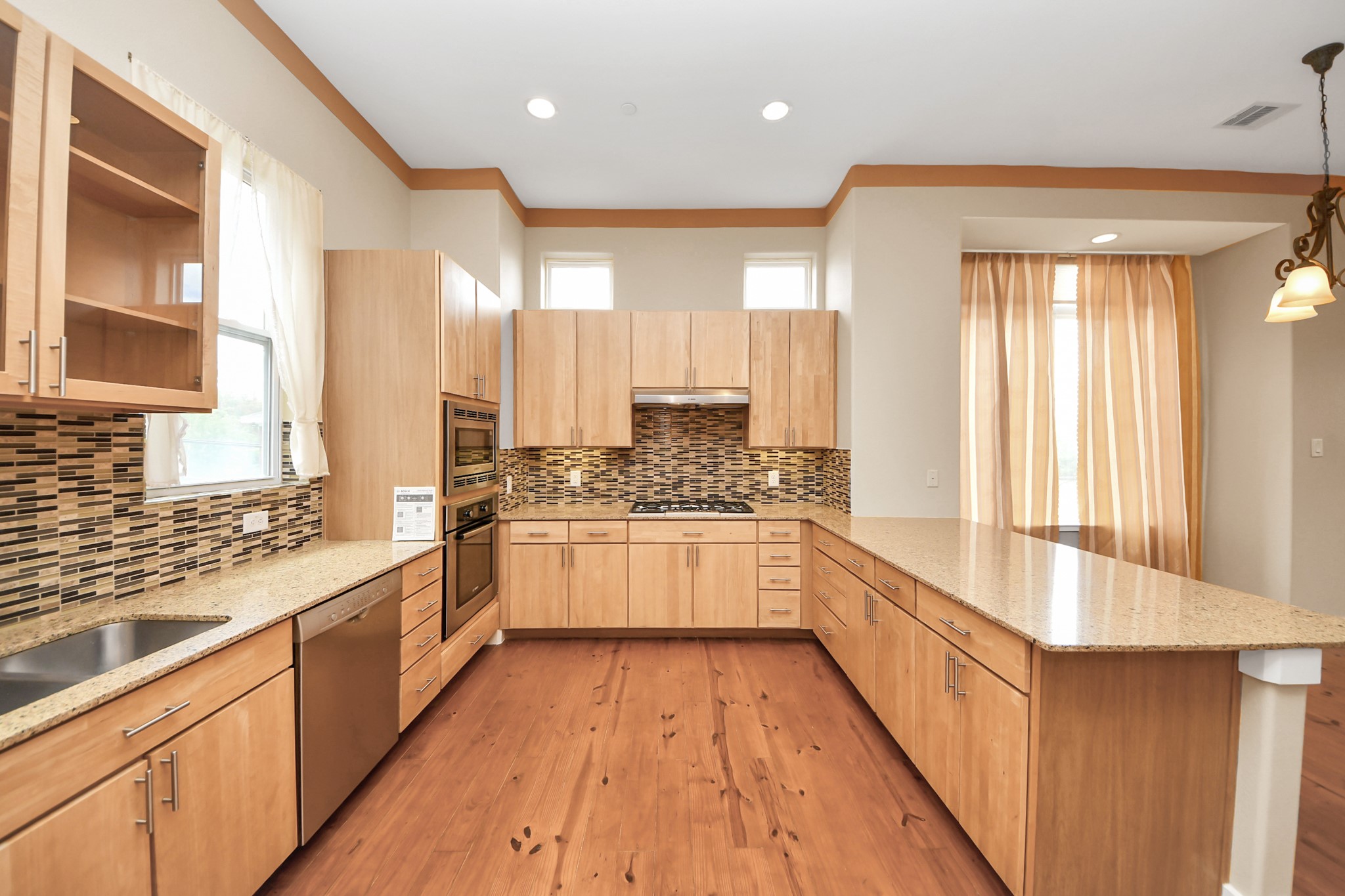 1807 W Webster Street Property Photo 3