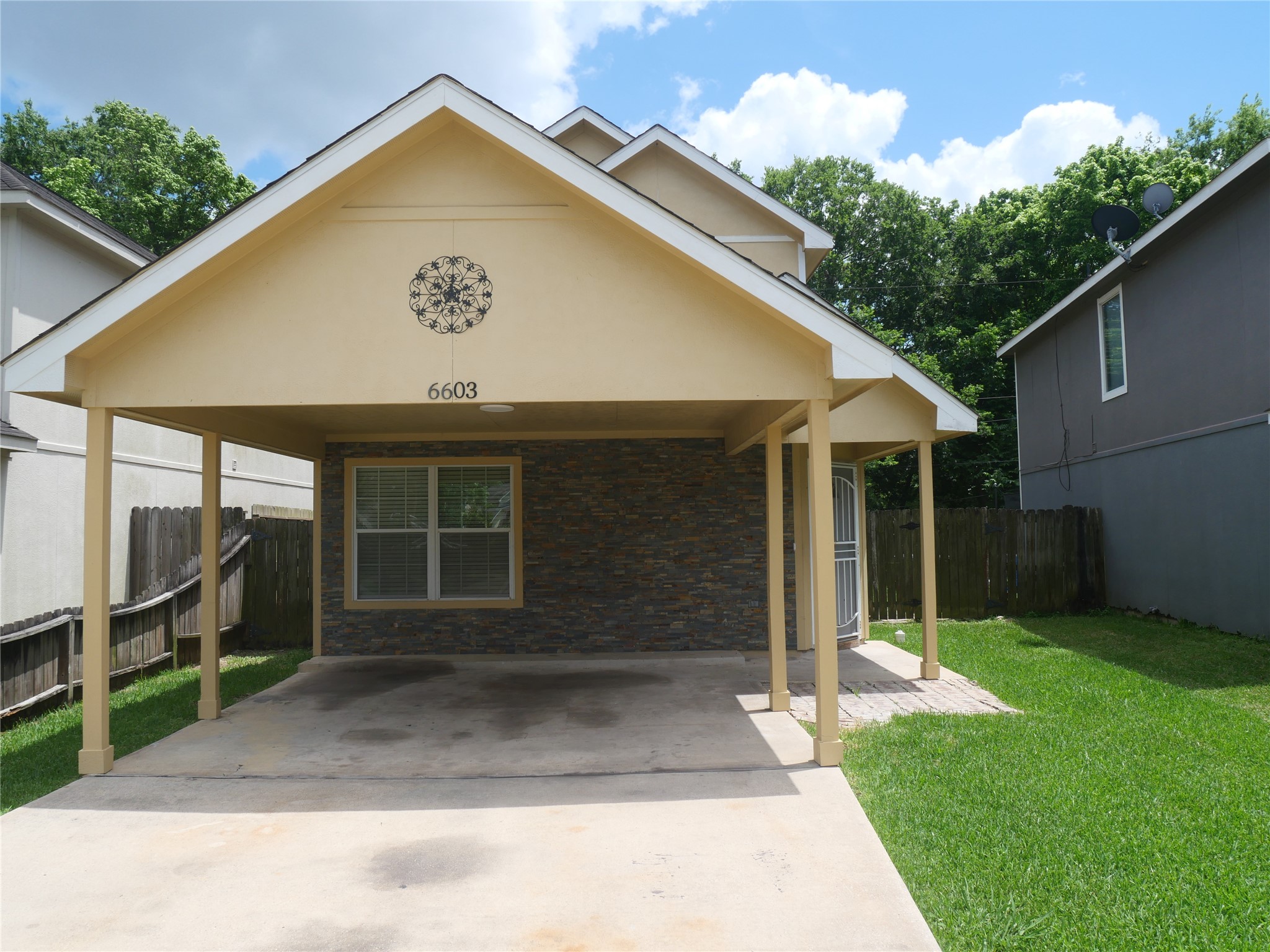6603 Schambray Street Property Photo 3