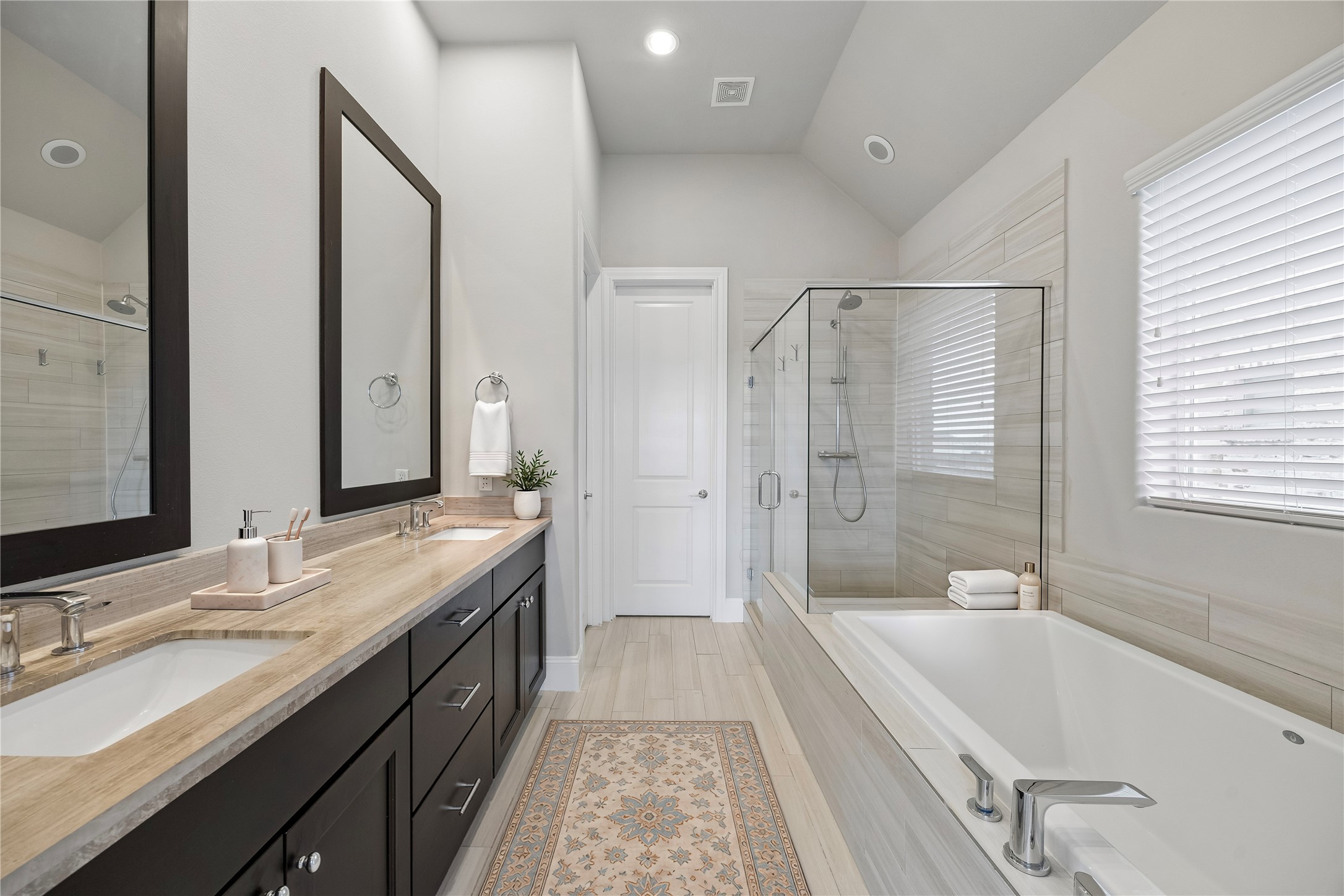 9664 Knight Road Property Photo 11