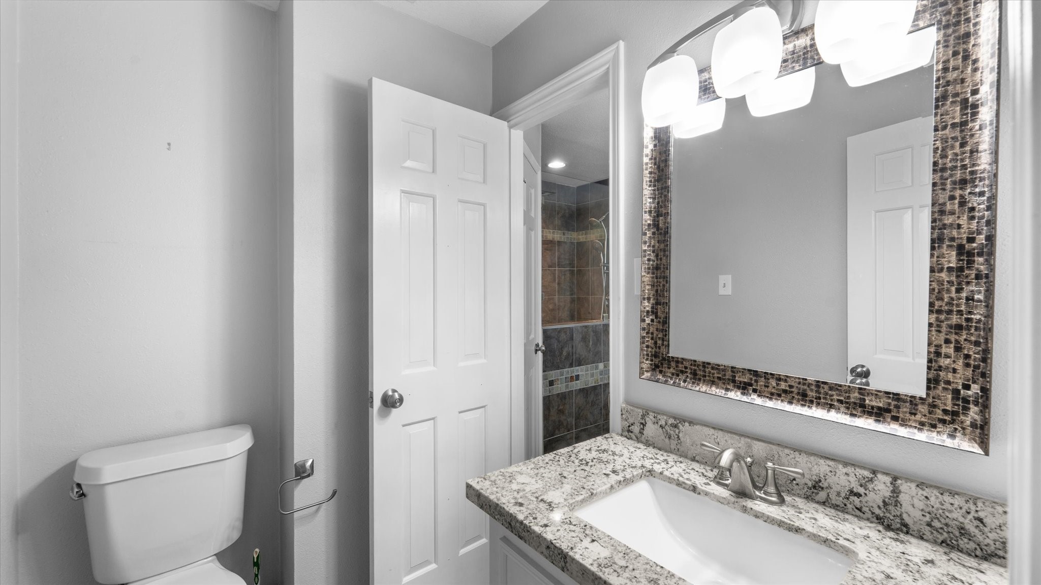 2022 Grove Lake Drive Property Photo 12