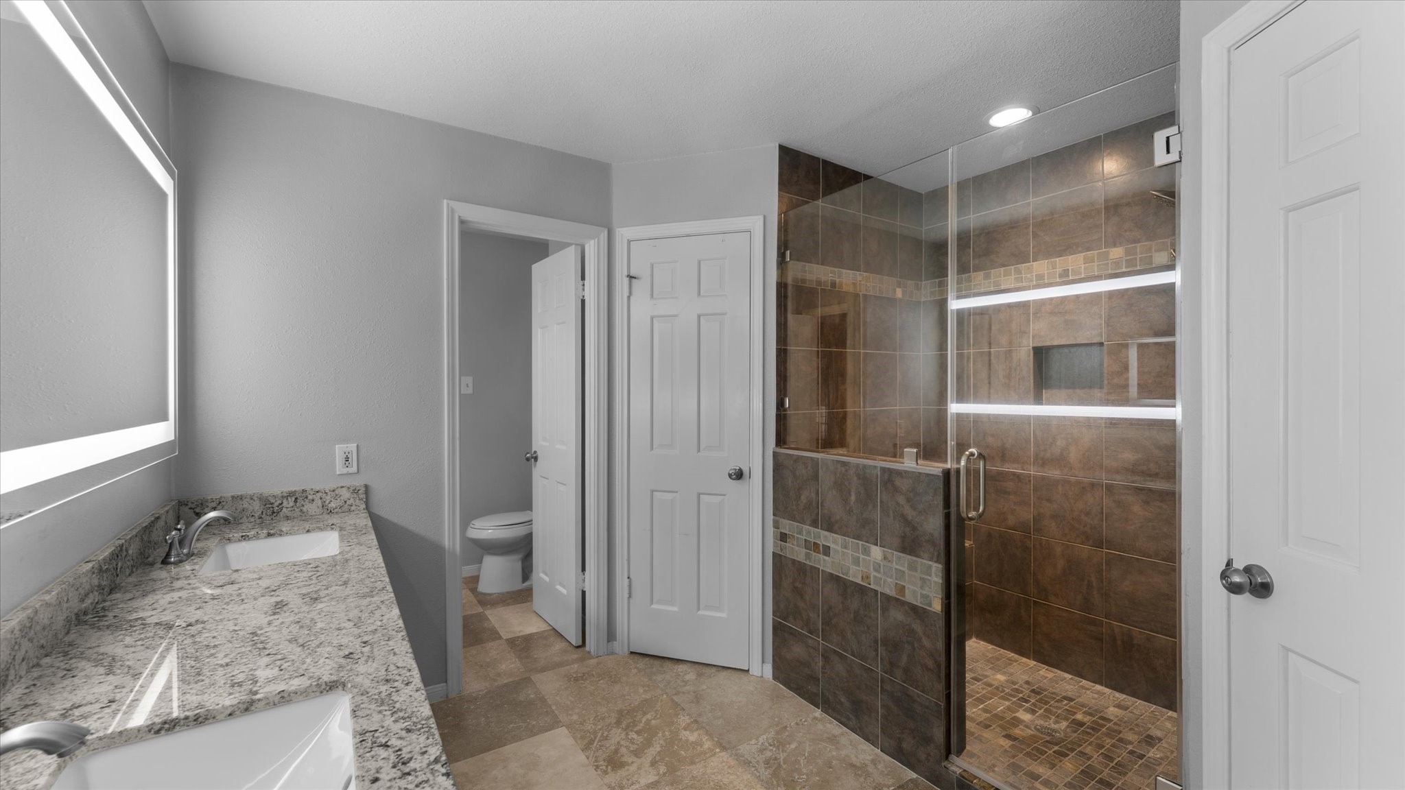 2022 Grove Lake Drive Property Photo 13