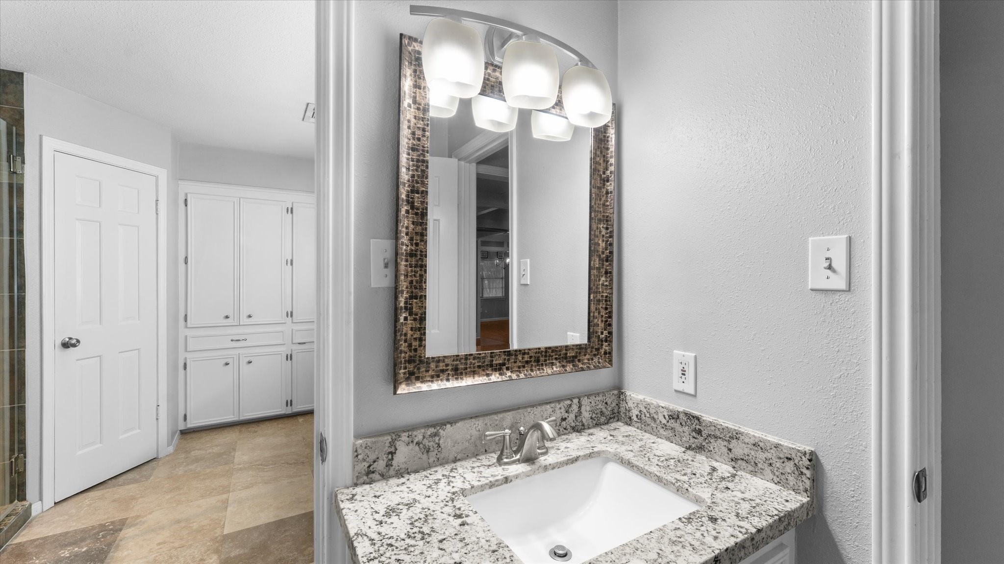 2022 Grove Lake Drive Property Photo 17