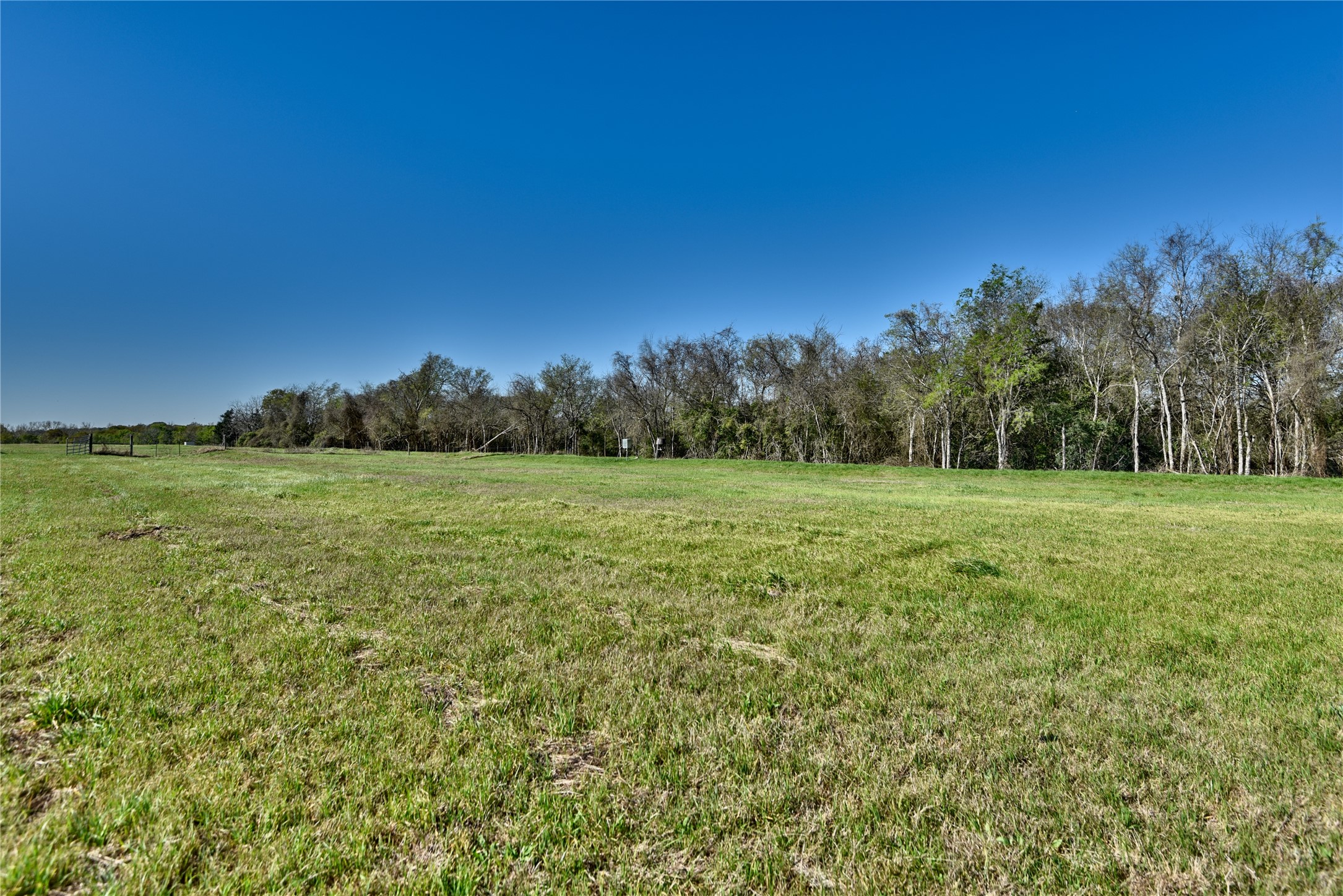 000 Trackside Road Property Photo