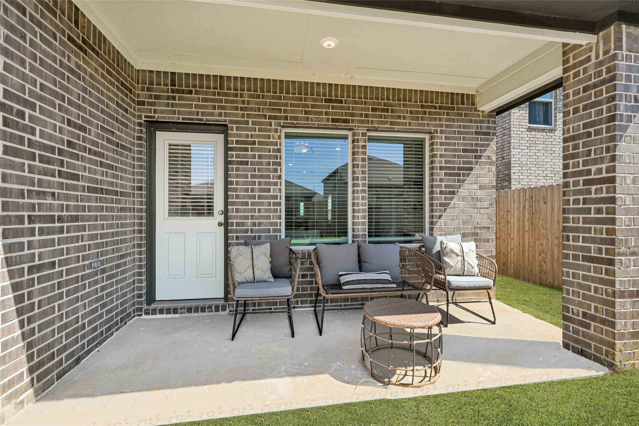 10643 River Breeze Drive Property Photo 4