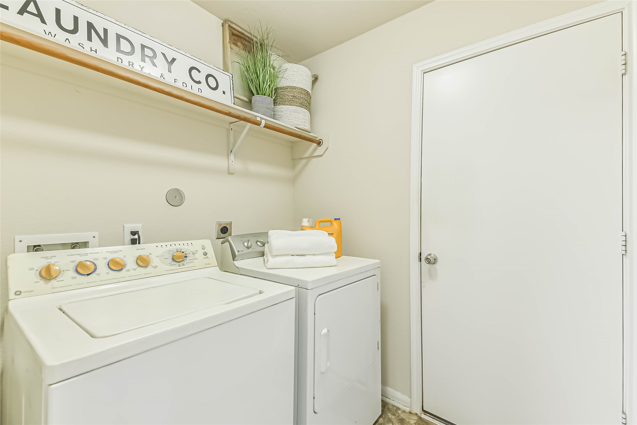 19031 Ashford Square Street Property Photo 19
