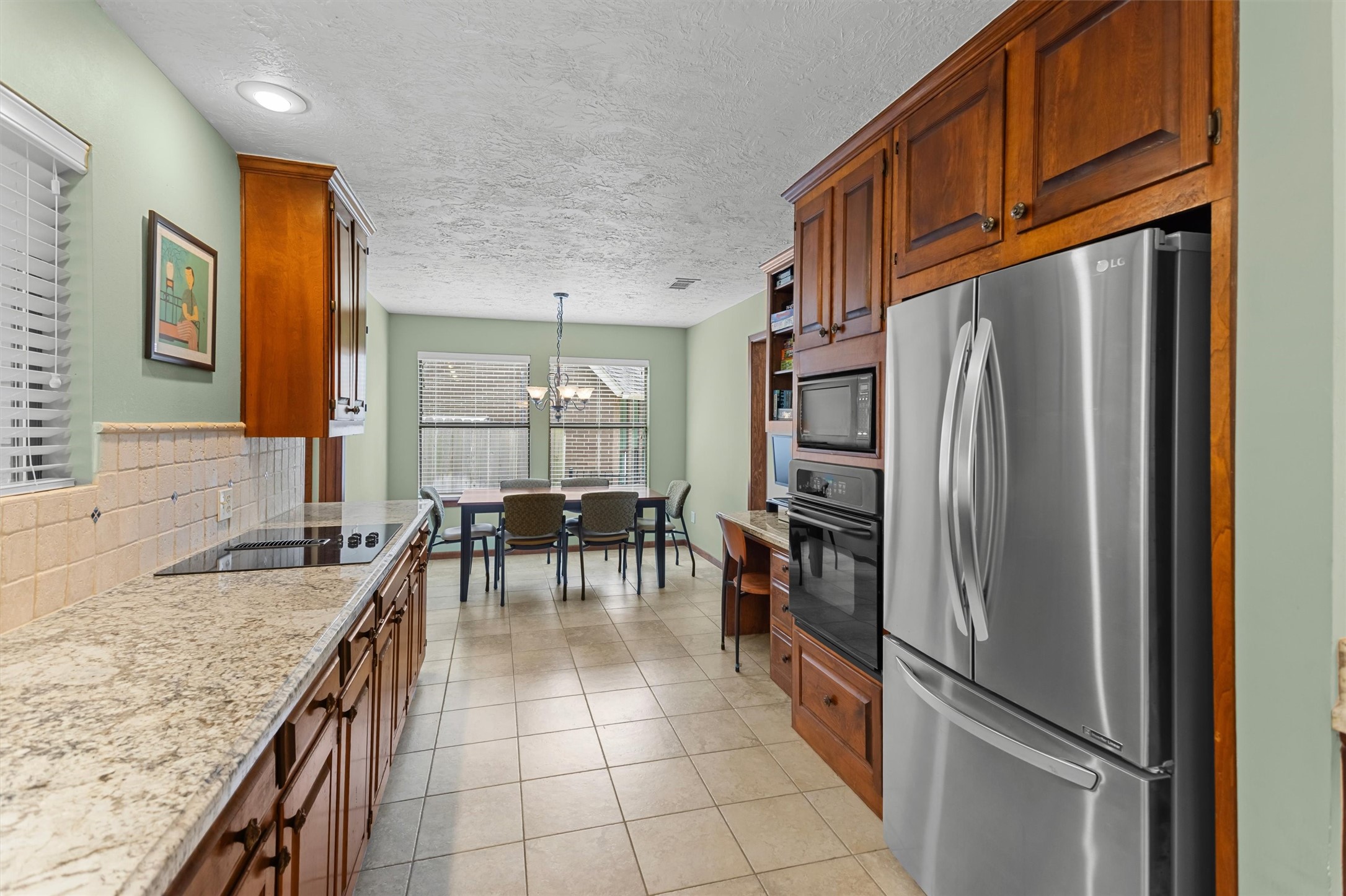 15749 Lakeway Drive Property Photo 16