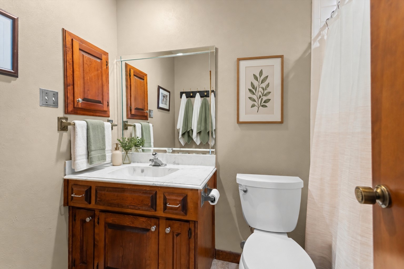 15749 Lakeway Drive Property Photo 27