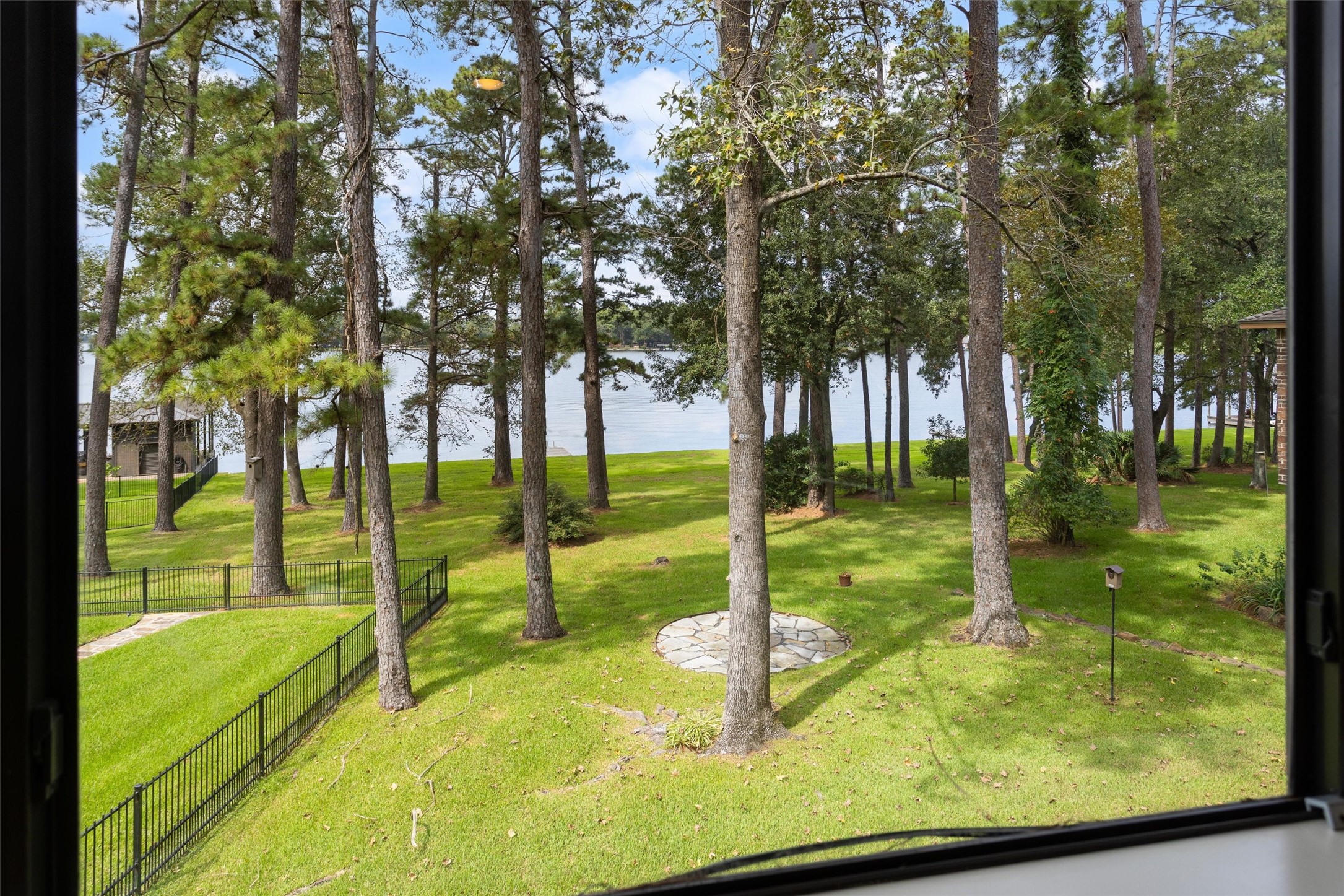 15749 Lakeway Drive Property Photo 30