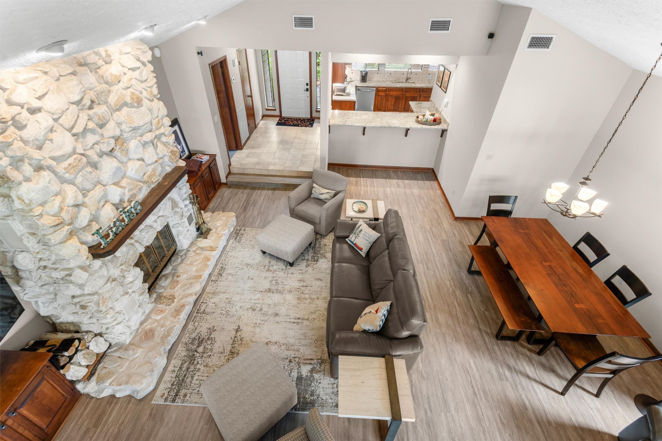 15749 Lakeway Drive Property Photo 36