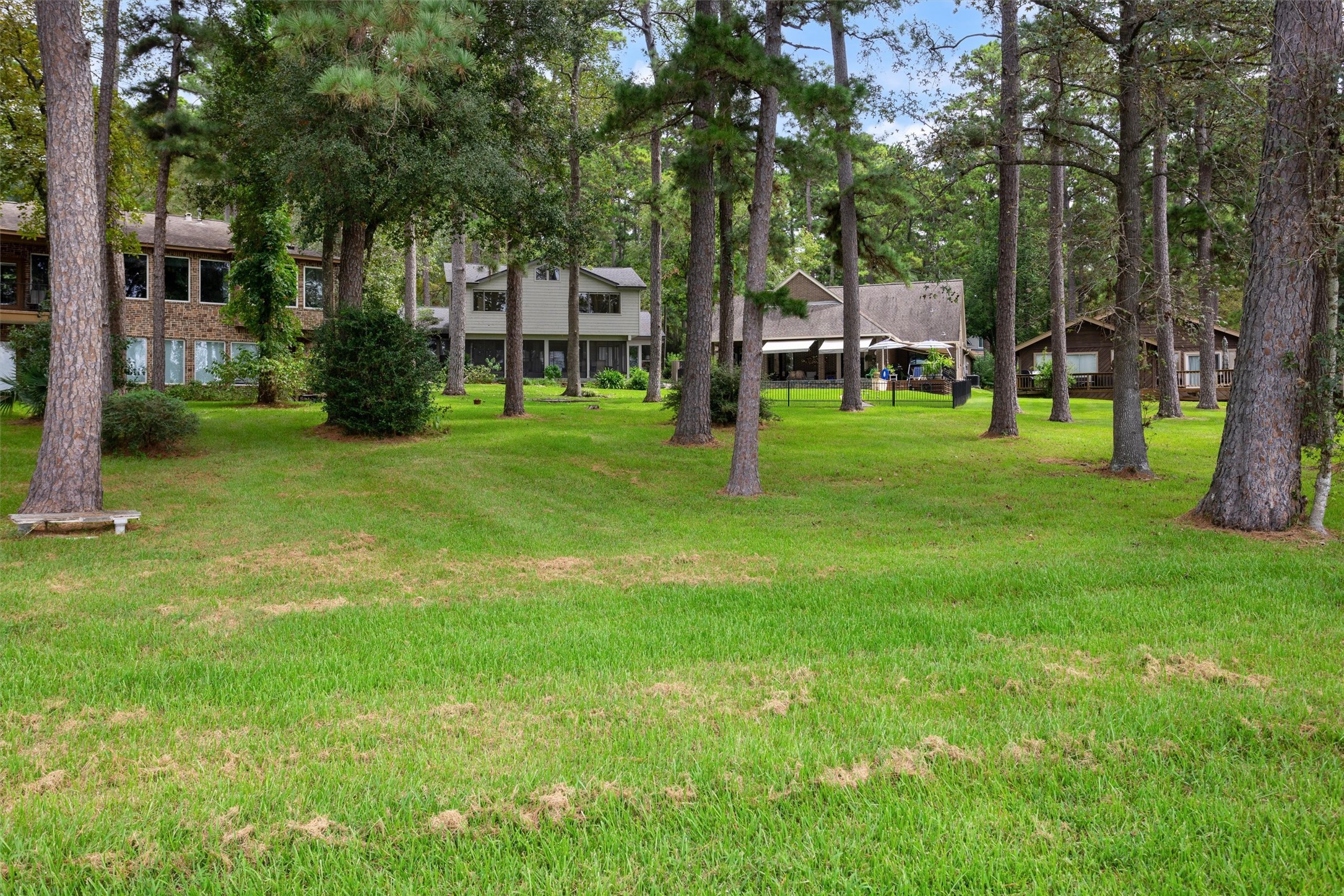 15749 Lakeway Drive Property Photo 43