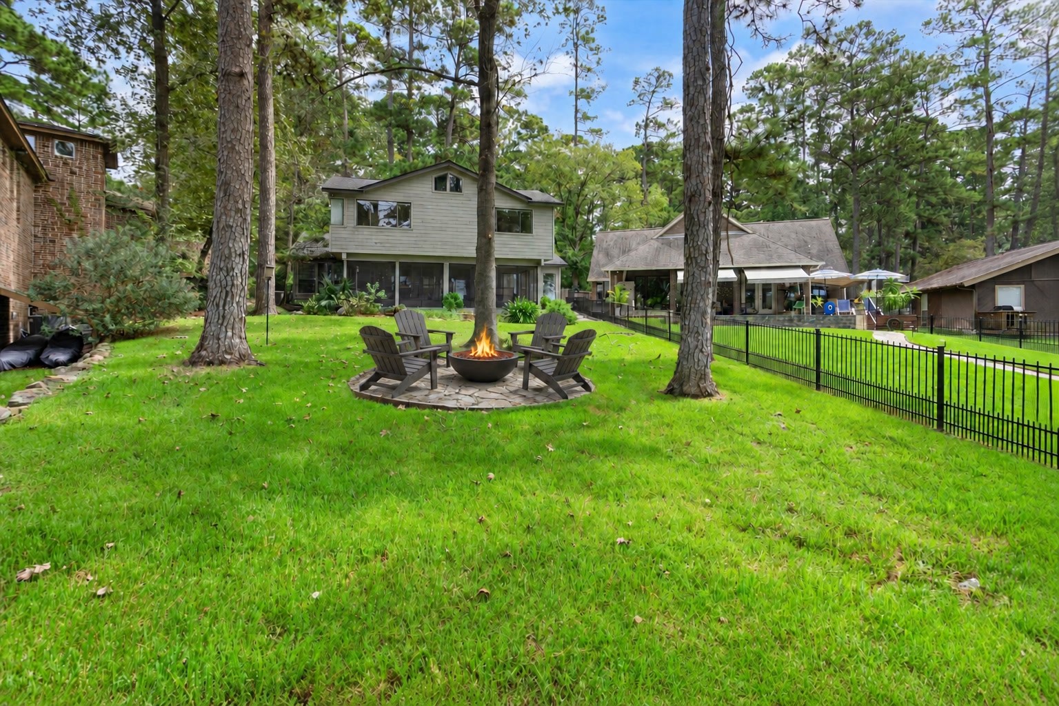 15749 Lakeway Drive Property Photo 44