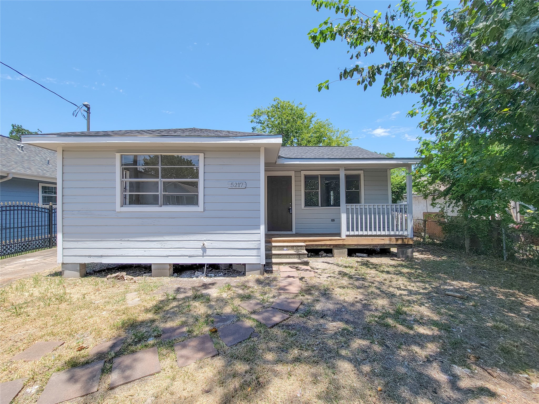 5217 Hershe Property Photo 1