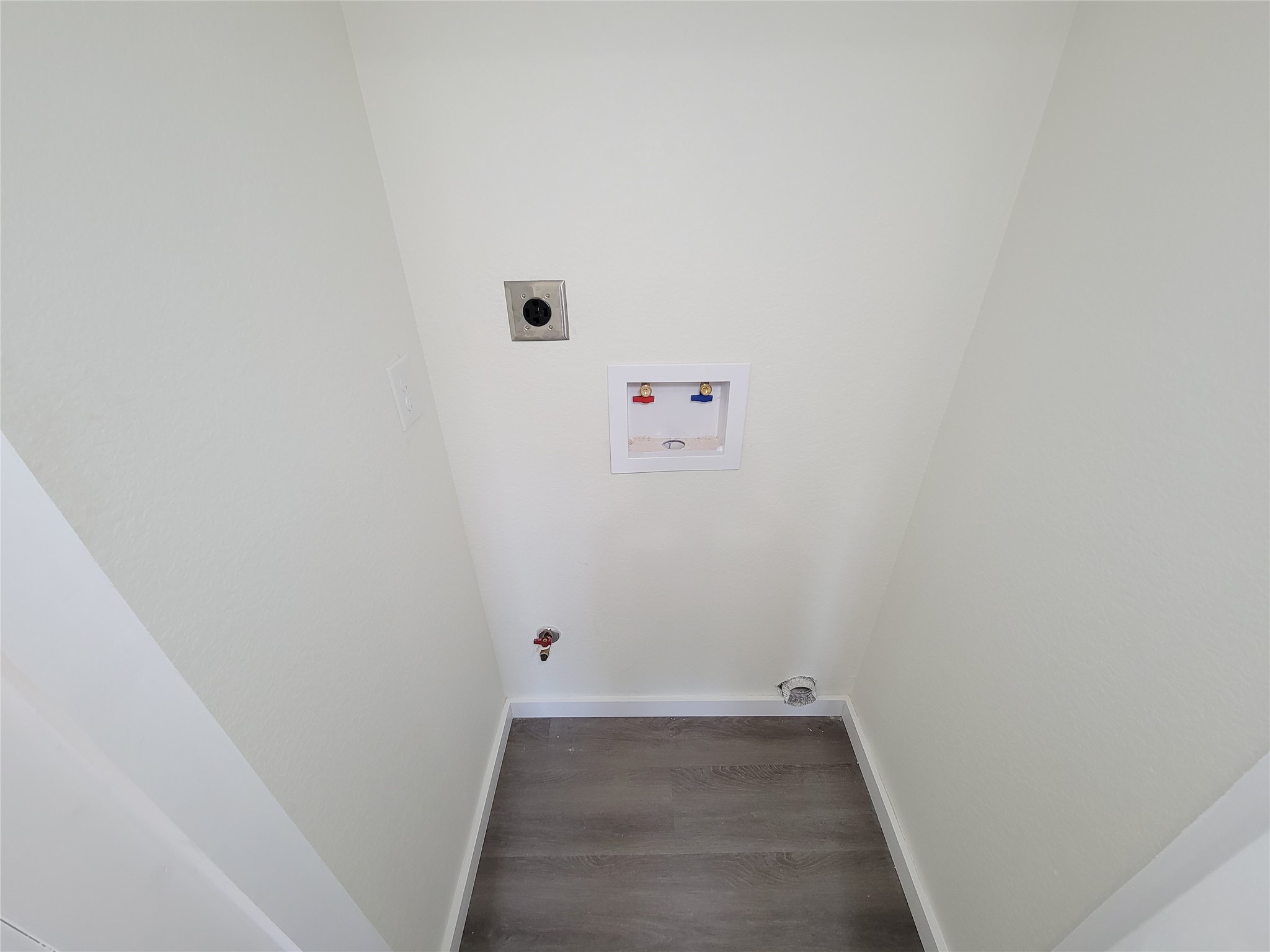 5217 Hershe Property Photo 5