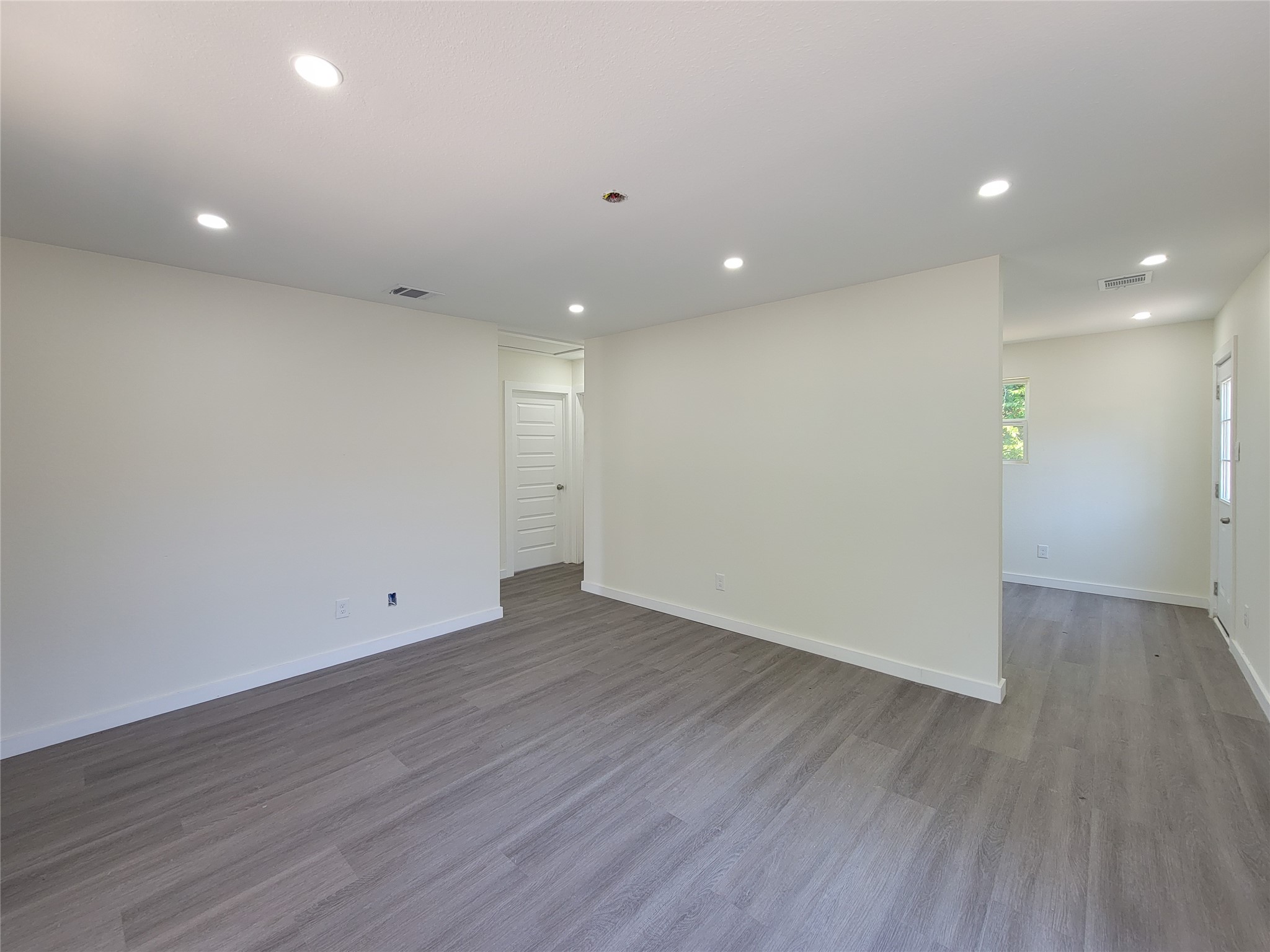 5217 Hershe Property Photo 8