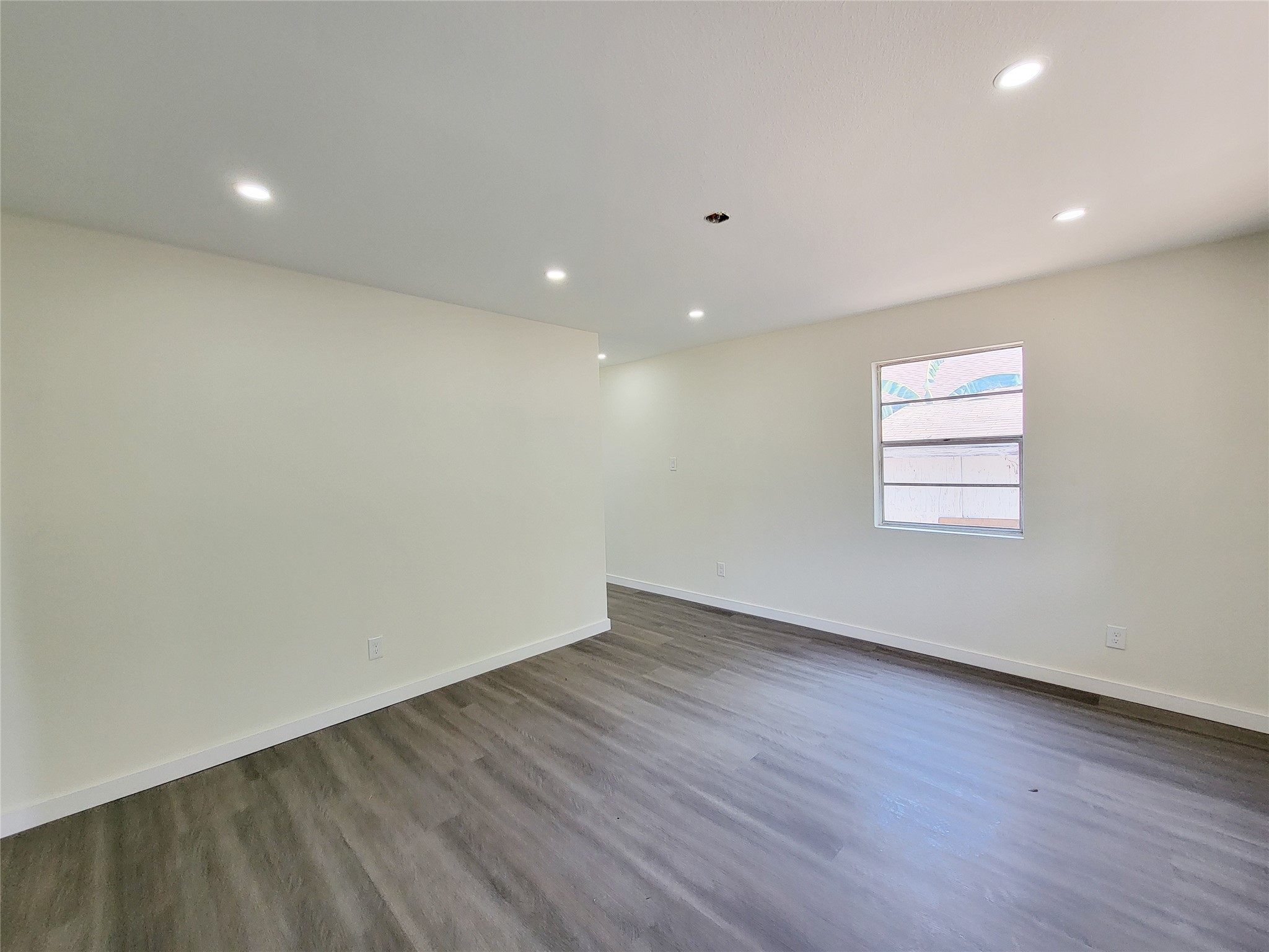 5217 Hershe Property Photo 9