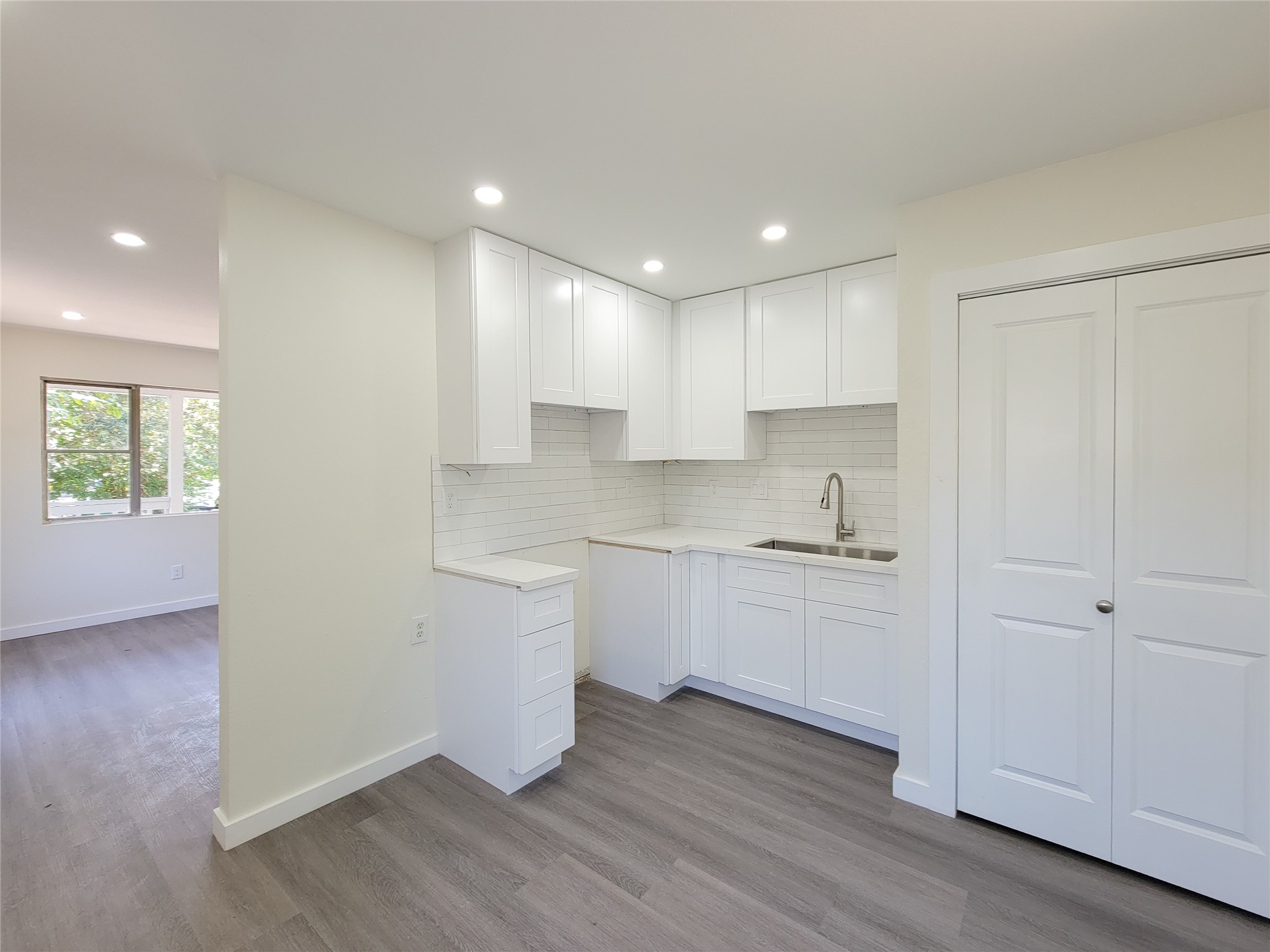 5217 Hershe Property Photo 11