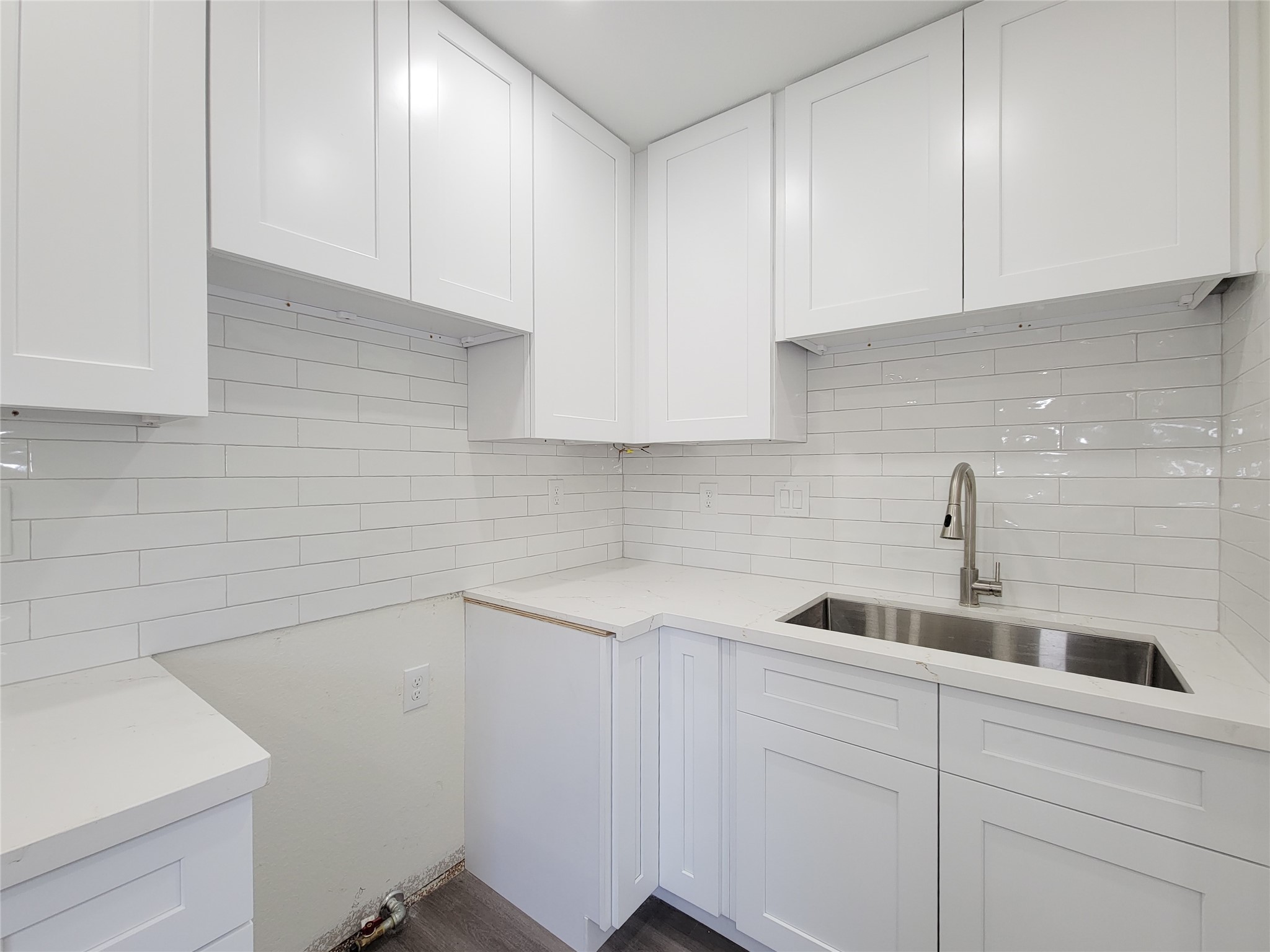 5217 Hershe Property Photo 12