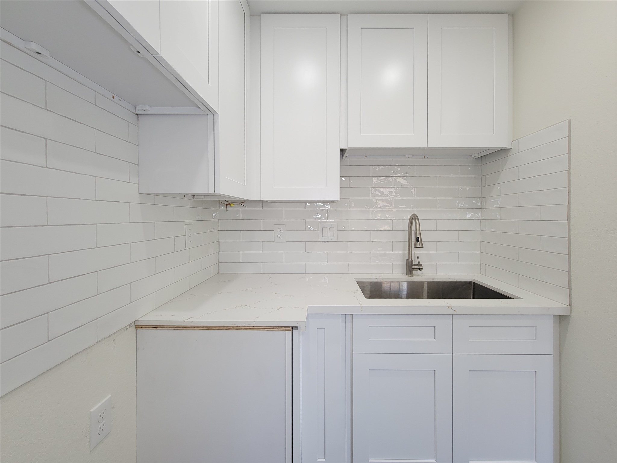 5217 Hershe Property Photo 13