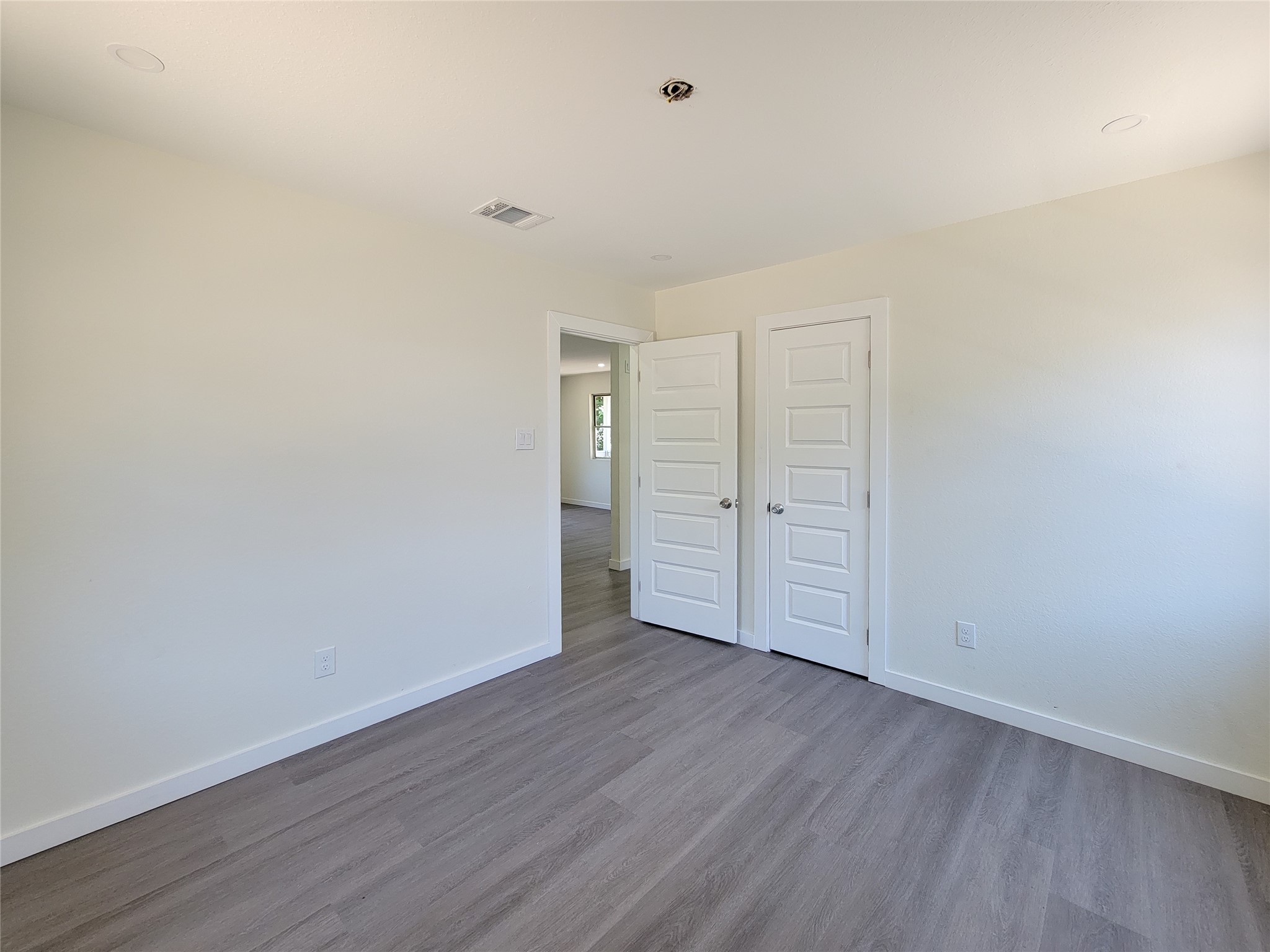 5217 Hershe Property Photo 18