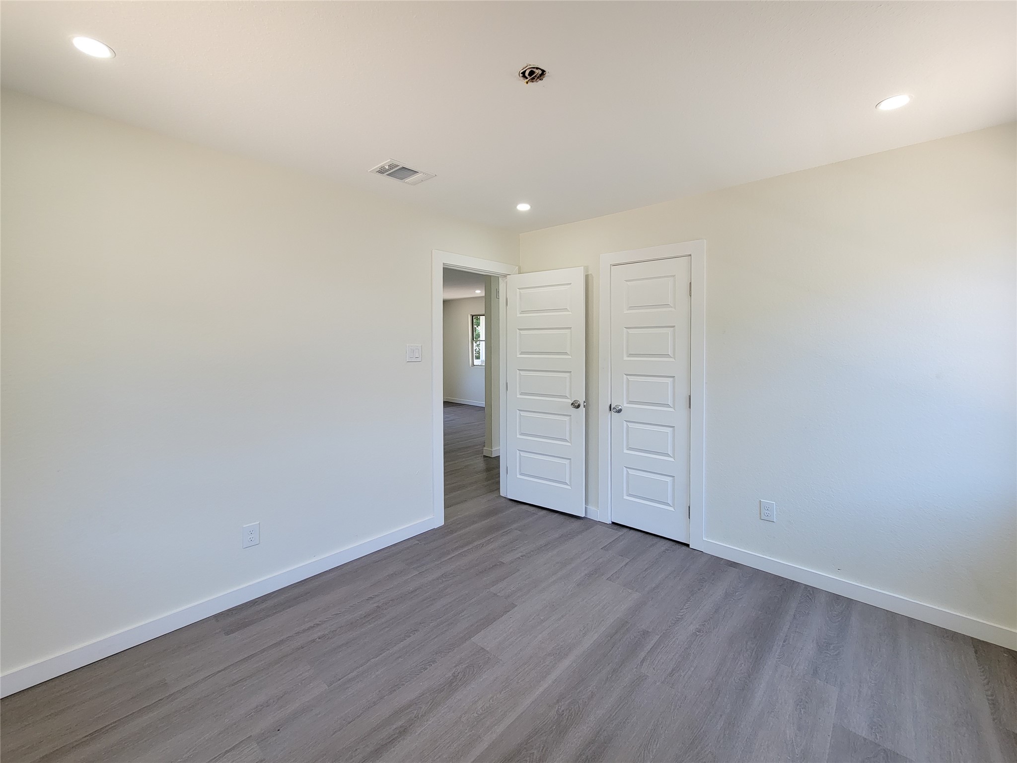 5217 Hershe Property Photo 20